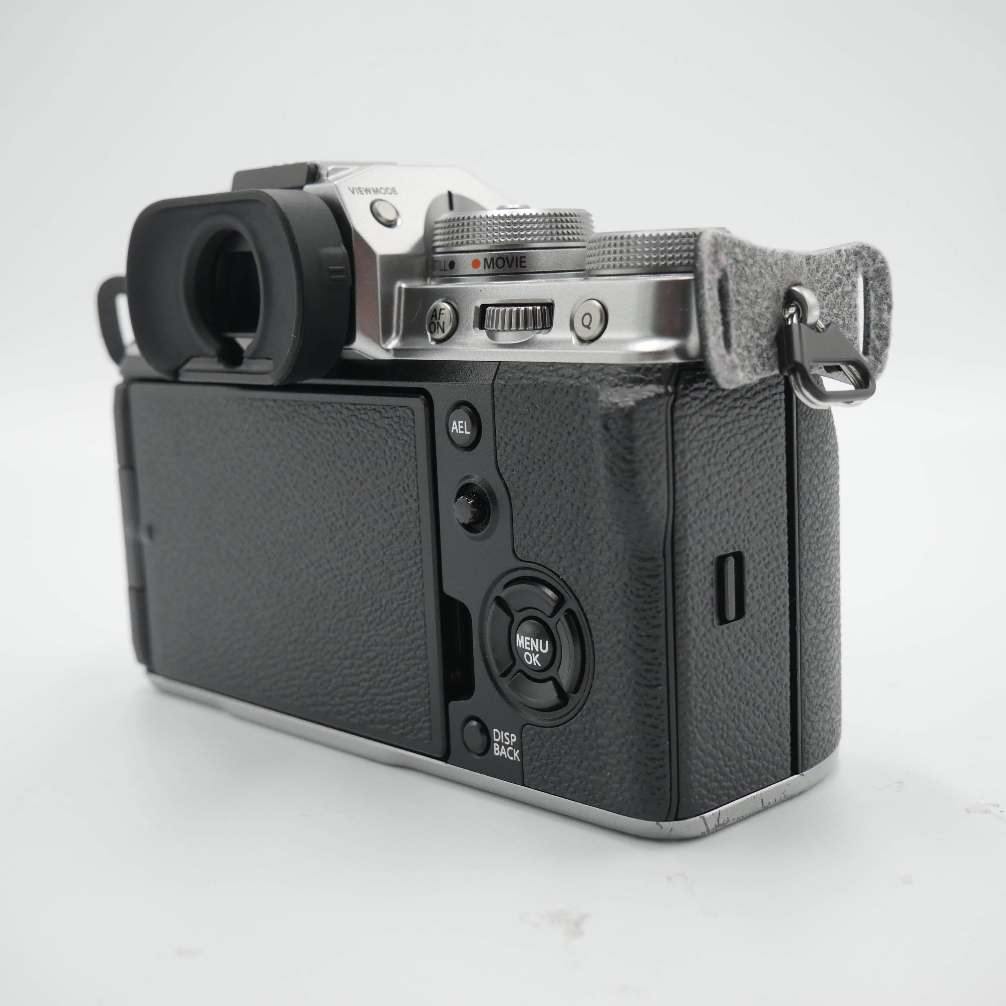 FUJIFILM X-T4 Mirrorless Digital Camera (Silver) - Used - Perfect for Travel Photography & Vlogging