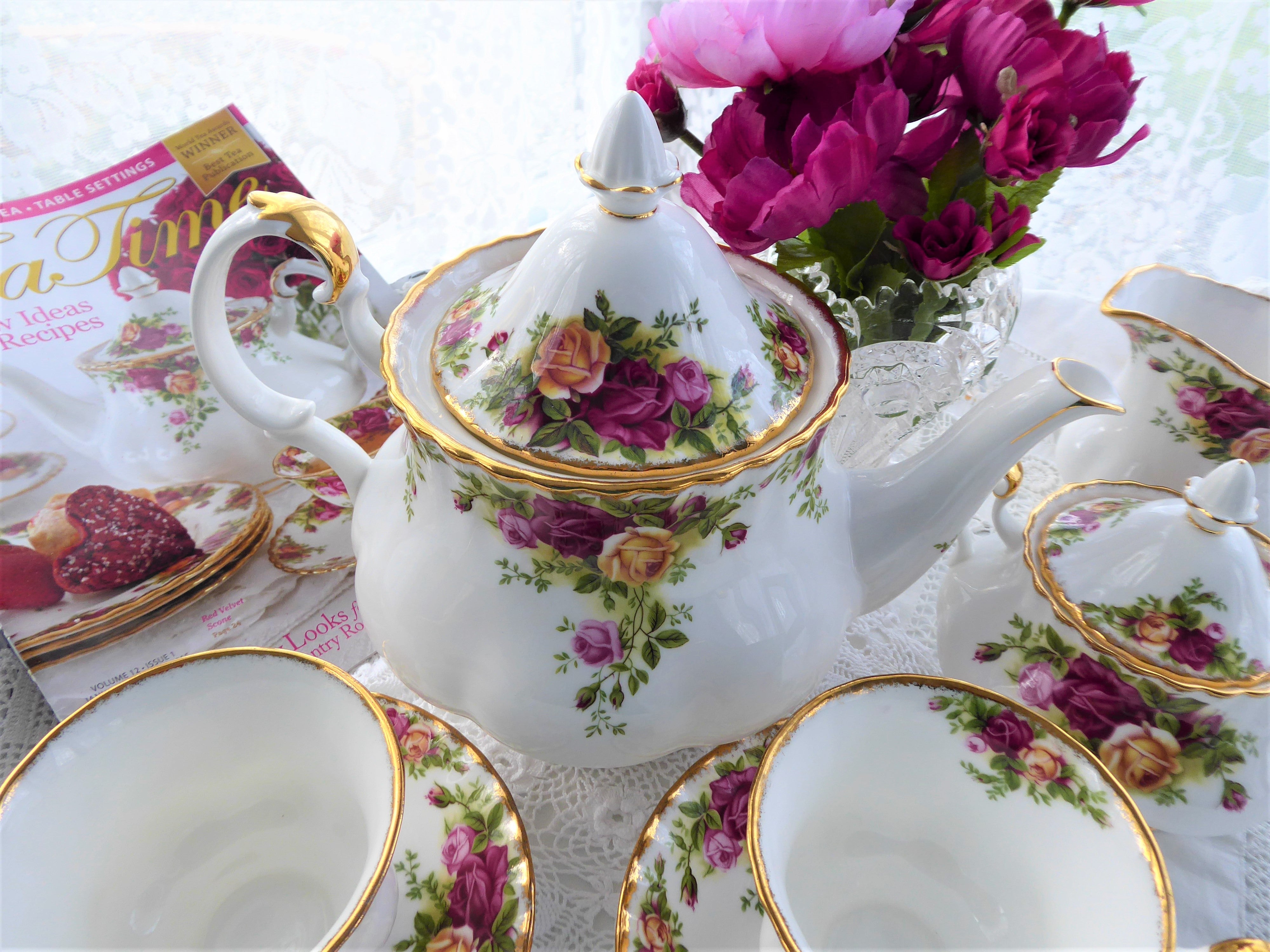 Vintage Royal Albert Old Country Roses Large Teapot - 48oz English Porcelain Teapot (1974-1992) | Perfect for Afternoon Tea, Bridal Showers & Collectible Display