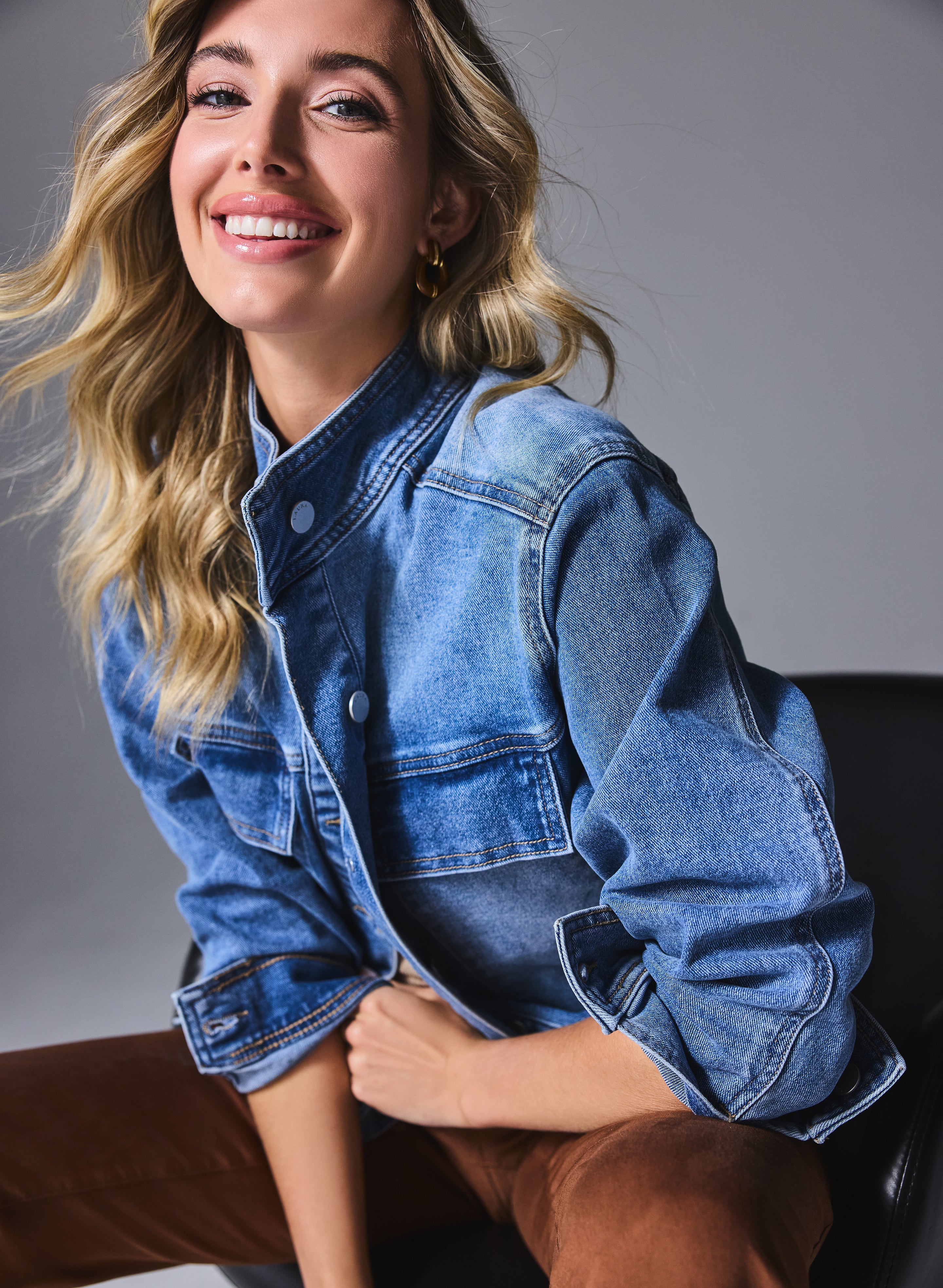 Stylish Cargo Pocket Denim Jacket for Men & Women - Durable Workwear with Multiple Pockets - Perfect for Outdoor Activities, Hiking & Casual Wear