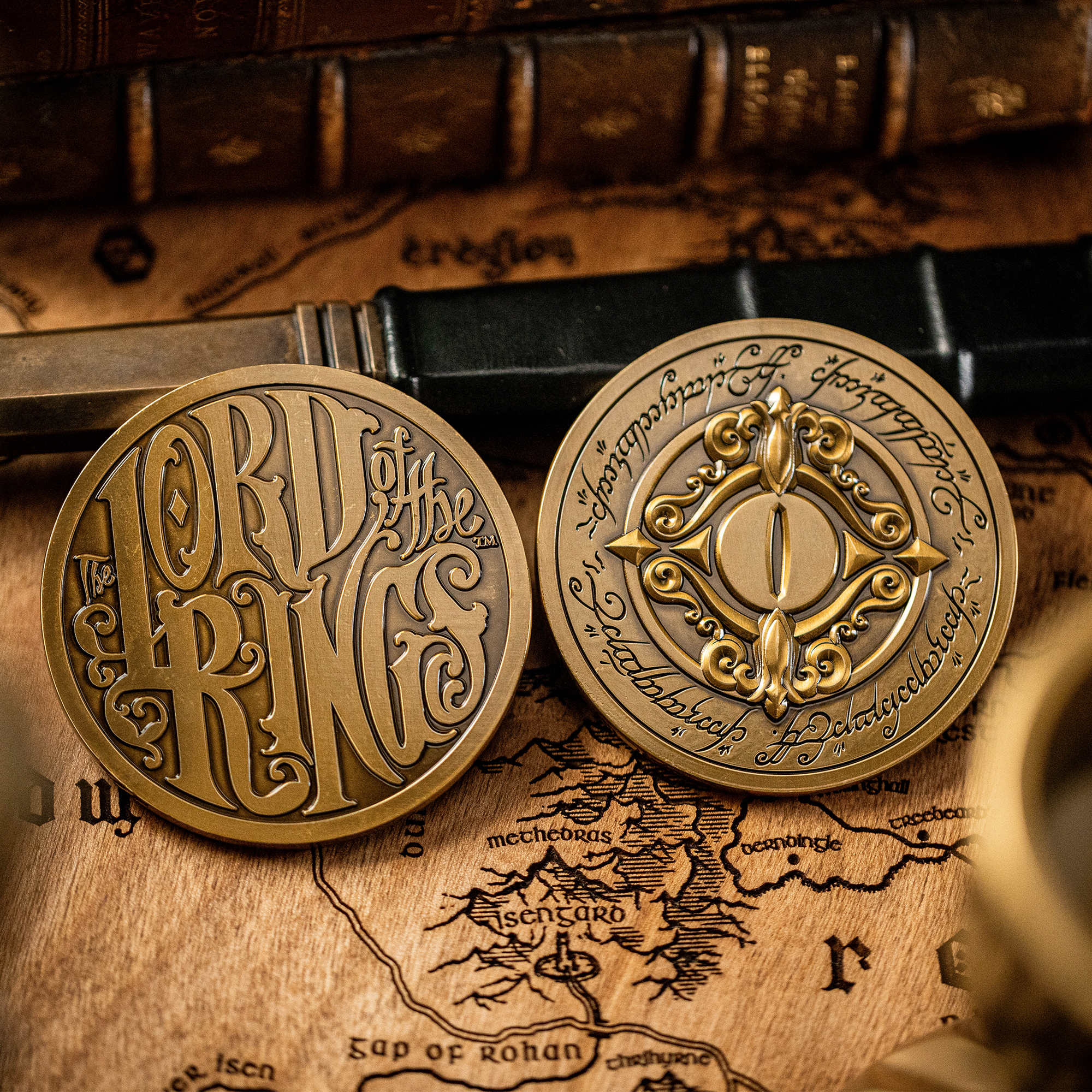 The Lord of the Rings™ Collector's Medallion - Official Licensed Jewelry for LOTR Fans, Gift for Fantasy Lovers (Use as Necklace Pendant, Bookmark, or Display Piece)