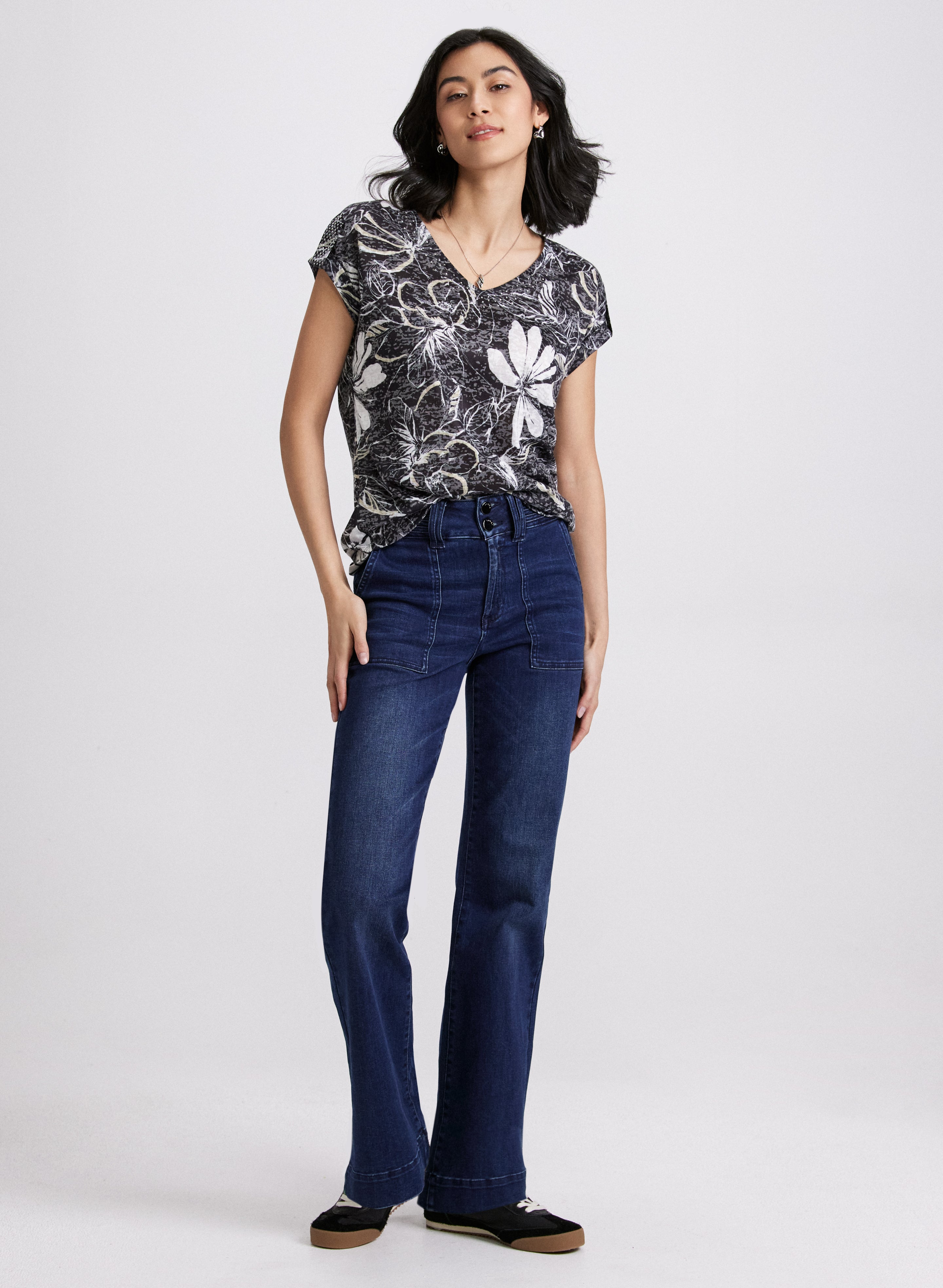 Floral Print T-Shirt for Women - Stylish Summer Blouse with Comfortable Fit - Perfect for Casual Outings, Beach Trips, and Weekend Getaways