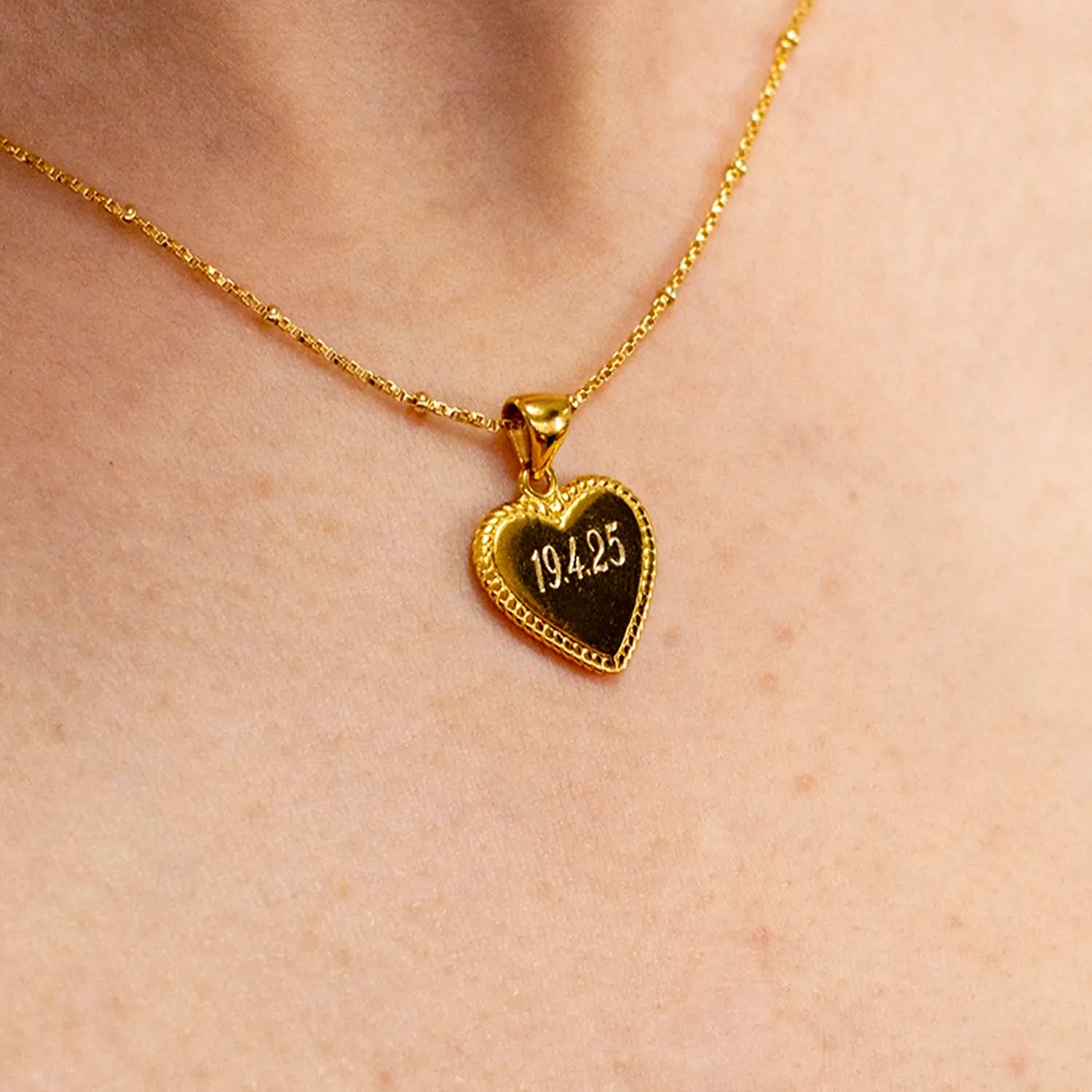 Personalized Engravable Heart Necklace in 14K Gold - Perfect Gift for Anniversary, Valentine's Day & Mother's Day | Elegant Jewelry for Women