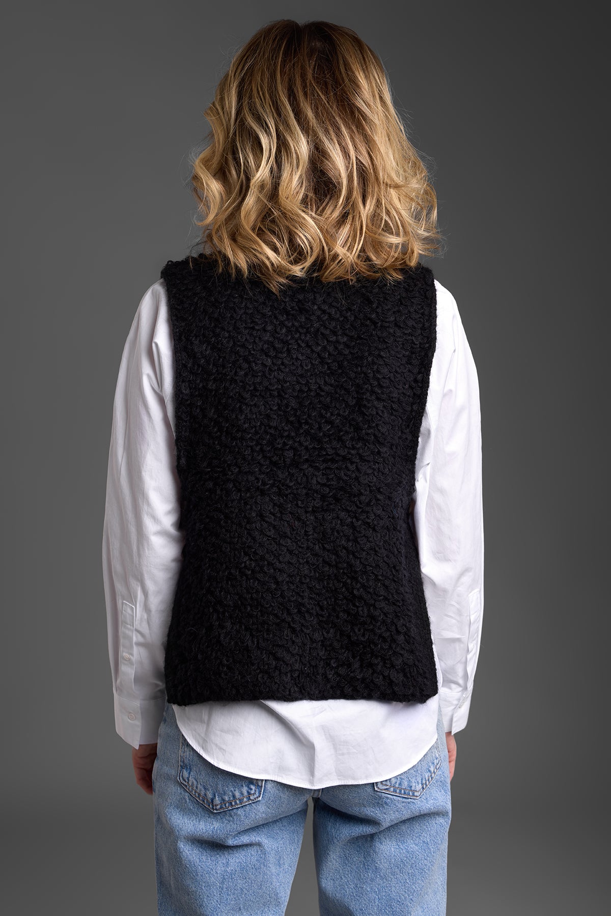 Women's Chunky Knit Sweater Vest - Cozy Cable Knit Sleeveless Pullover for Fall & Winter - Perfect for Layering, Office Wear, and Casual Outfits
