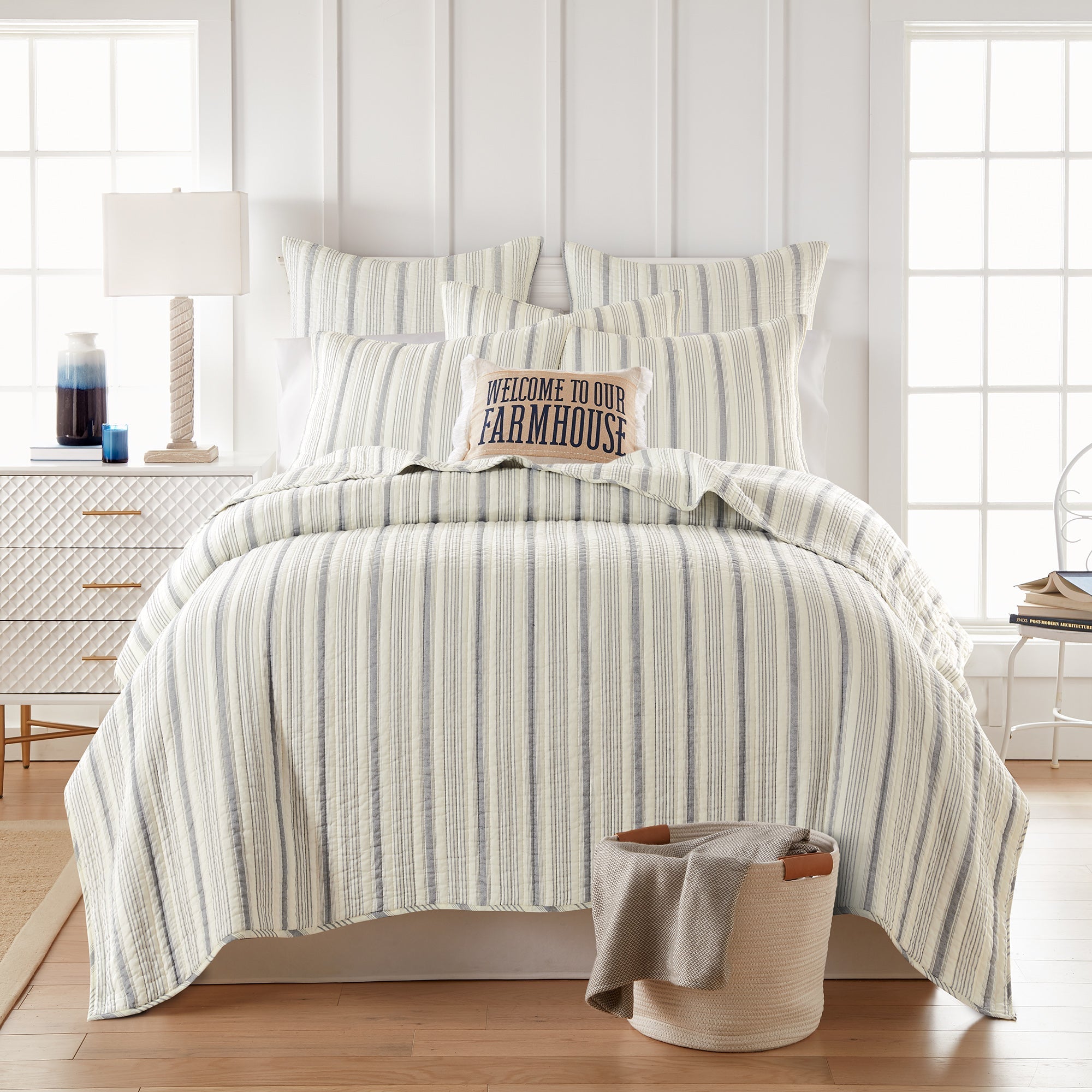 Rochelle Striped Grey Quilt Set - Queen Size Bedding with Matching Pillow Shams - Soft & Cozy for All Seasons - Perfect for Master Bedroom, Guest Room, or Dorm Decor