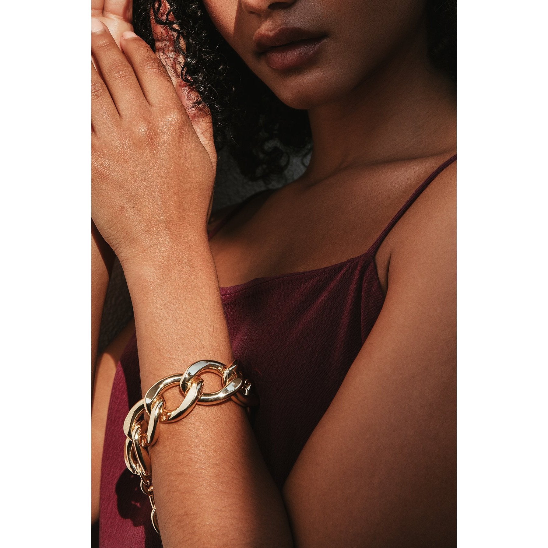 Chunky Chain Bracelet for Women - Trendy Thick Link Statement Jewelry - Perfect for Casual Outfits, Parties & Everyday Wear