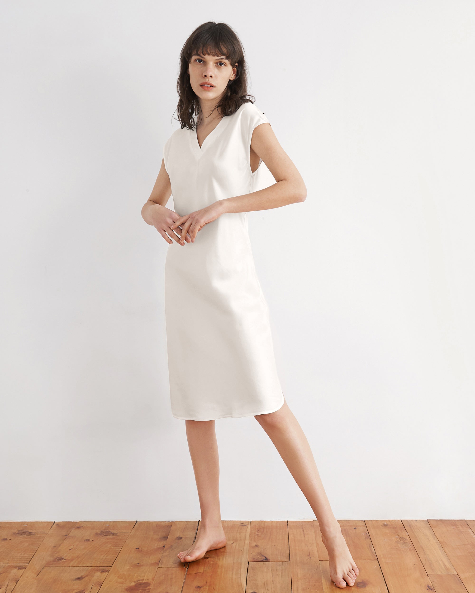 Comfortable Relaxed Fit Night Gown for Women - Soft Sleepwear for Lounge & Bedtime - Perfect for Relaxing at Home or Vacation