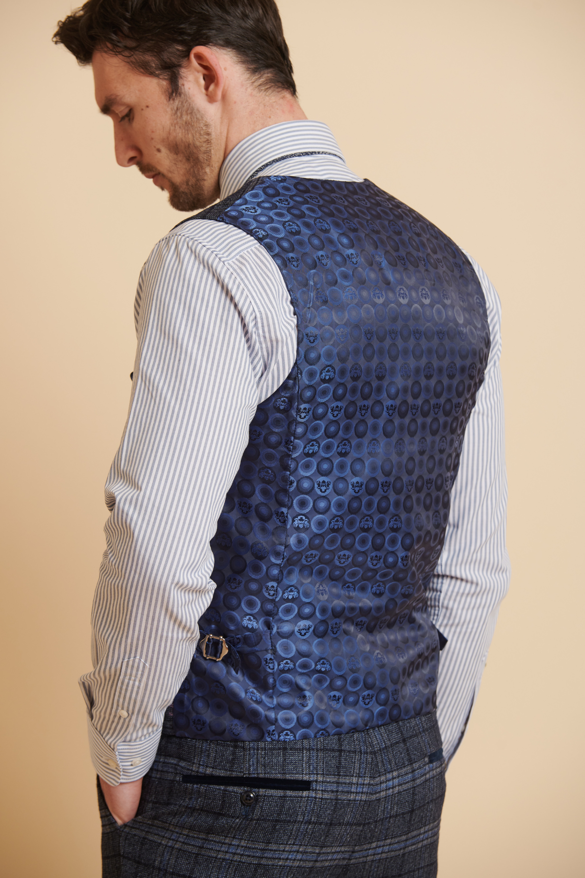 Everton FC James Tarkowski Andy Blue Check Suit - Official Football Player Outfit for Matchdays & Special Events