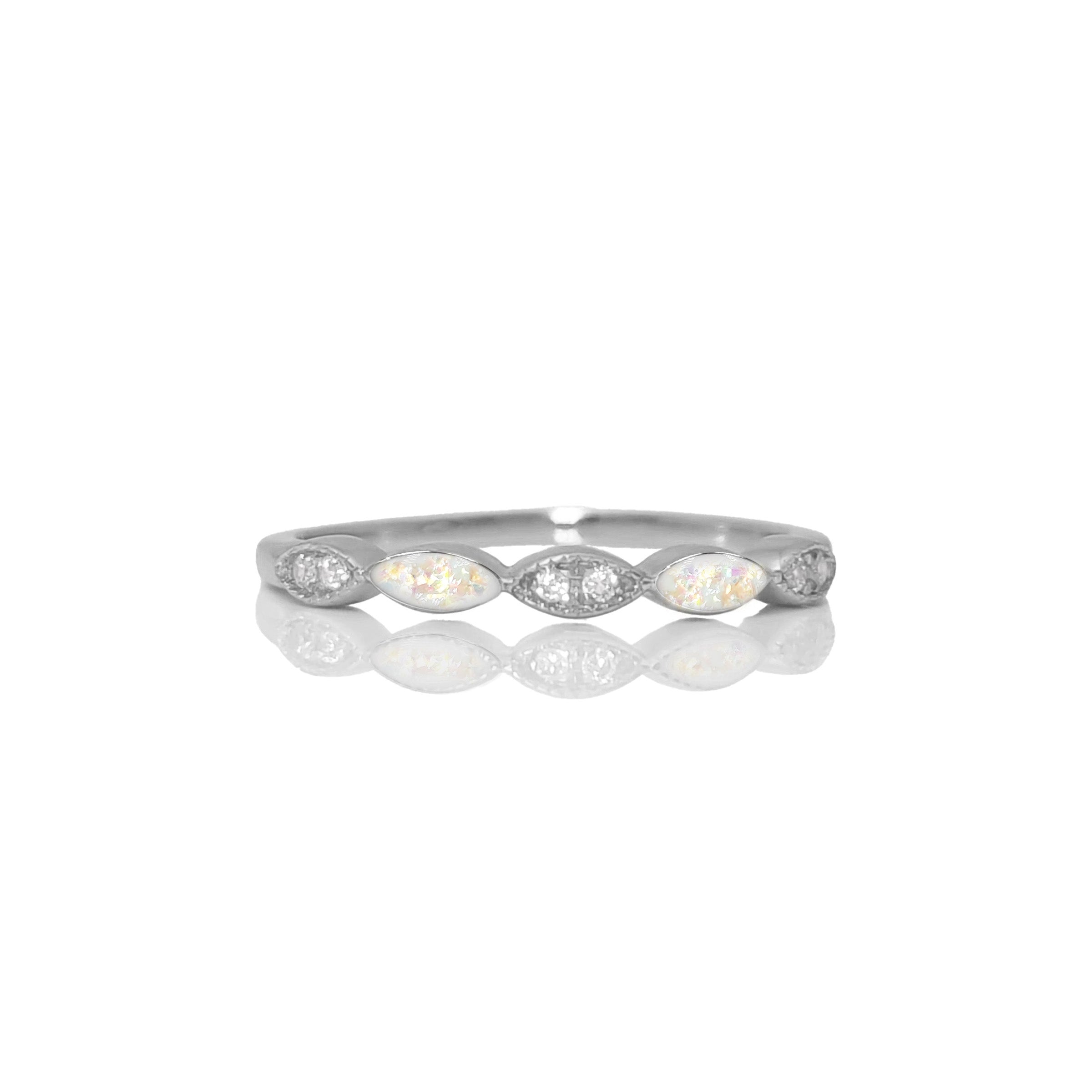 Everlasting Love Memorial Ashes Ring - Handcrafted Keepsake Jewelry for Cremation Ashes - Perfect for Remembrance & Memorial Gifts