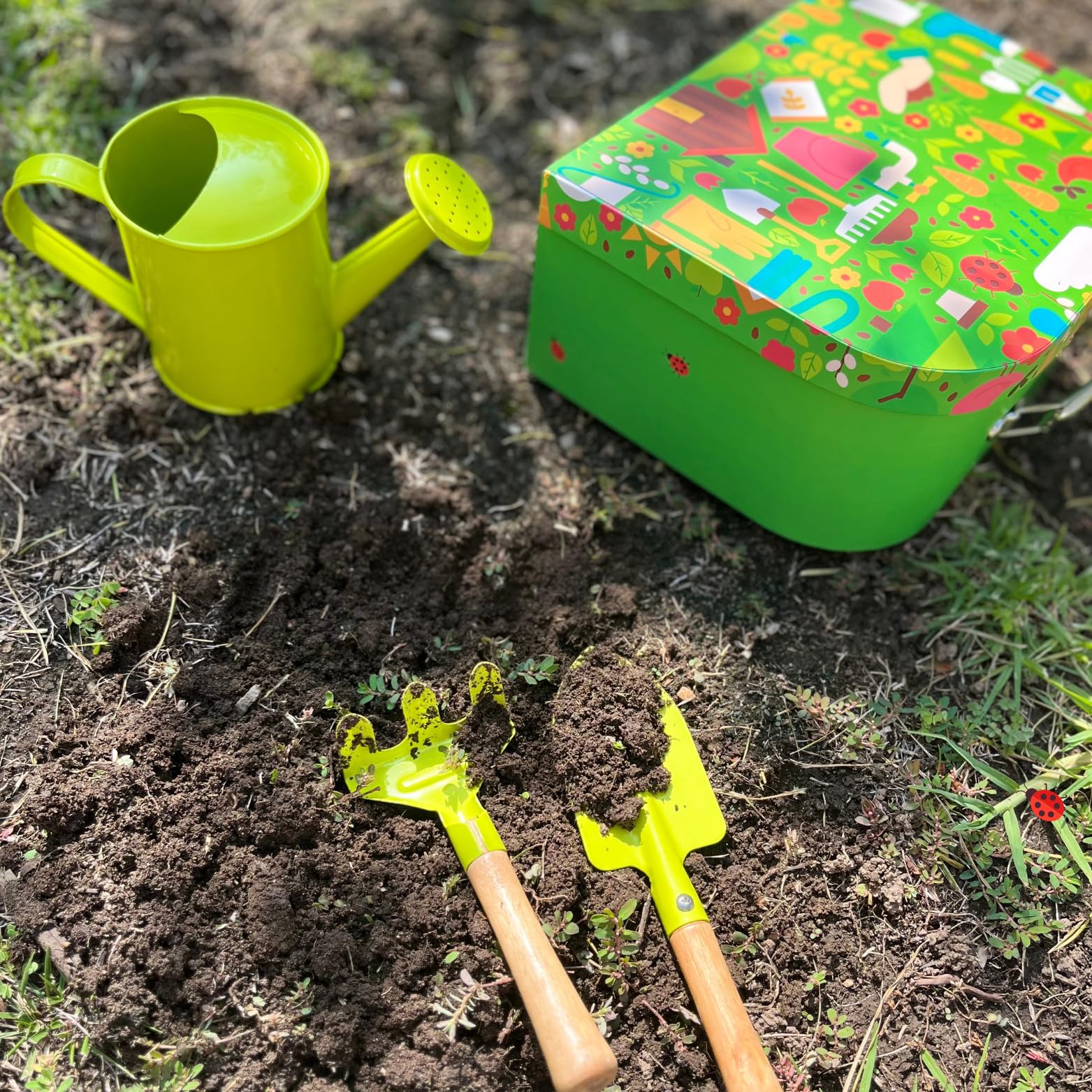 **15-Piece Kids Gardening Kit with Rake, Shovel & Watering Can – Toddler Gardening Tools Set with Seeds – Educational Outdoor Toys for Children – Perfect for Backyard Fun & Learning Activities**