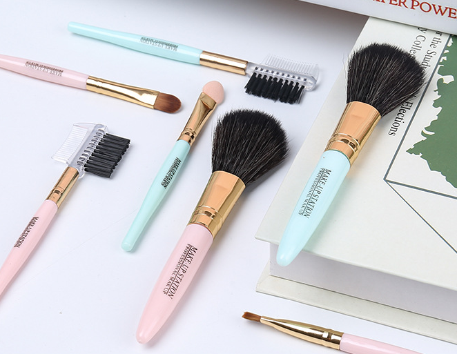 Premium Makeup Brush Set - 12 Piece Professional Cosmetic Brushes for Foundation, Blending, Contouring & Eyeshadow - Perfect for Everyday Makeup & Travel
