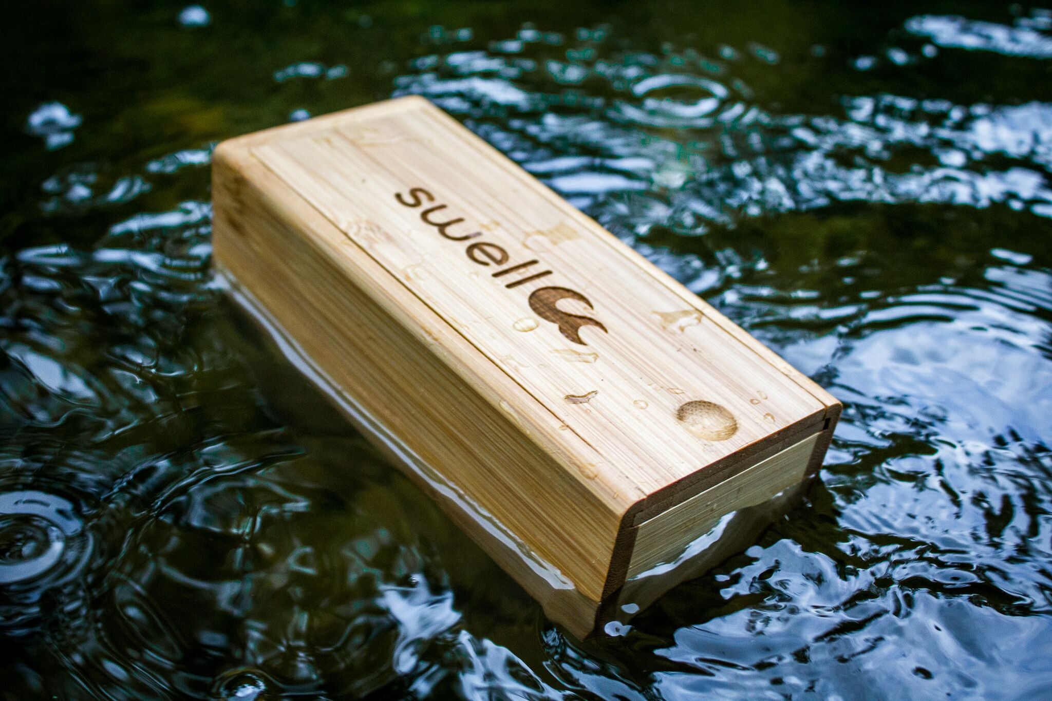 Eco-Friendly Bamboo Sunglasses Case - Lightweight & Durable Eyewear Protector for Travel, Beach, and Outdoor Activities