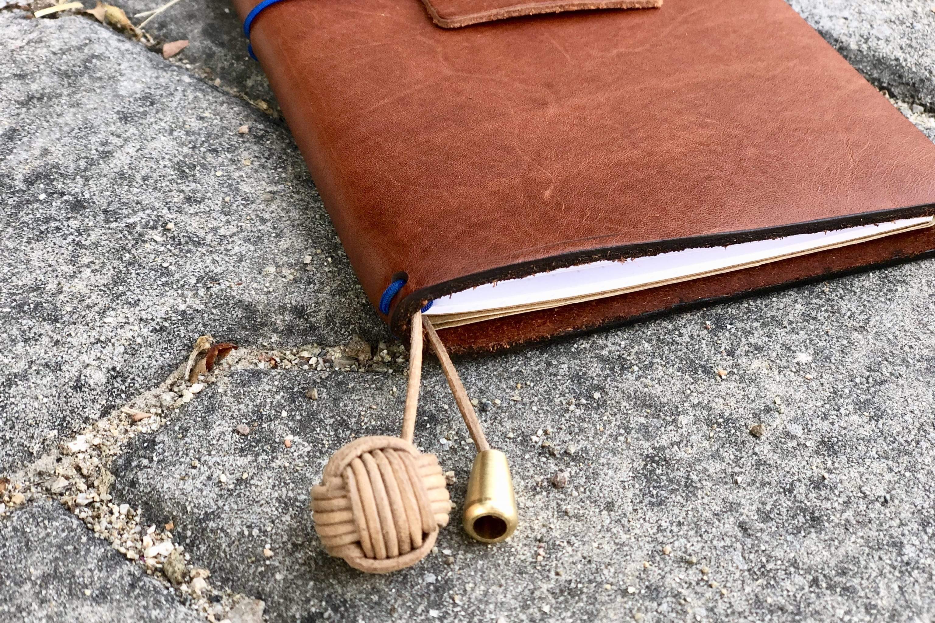Premium Leather Monkey's Fist Bookmark - Handmade Book Page Holder for Readers - Perfect Gift for Book Lovers & Reading Enthusiasts - Ideal for Novels, Journals, and Bible Study