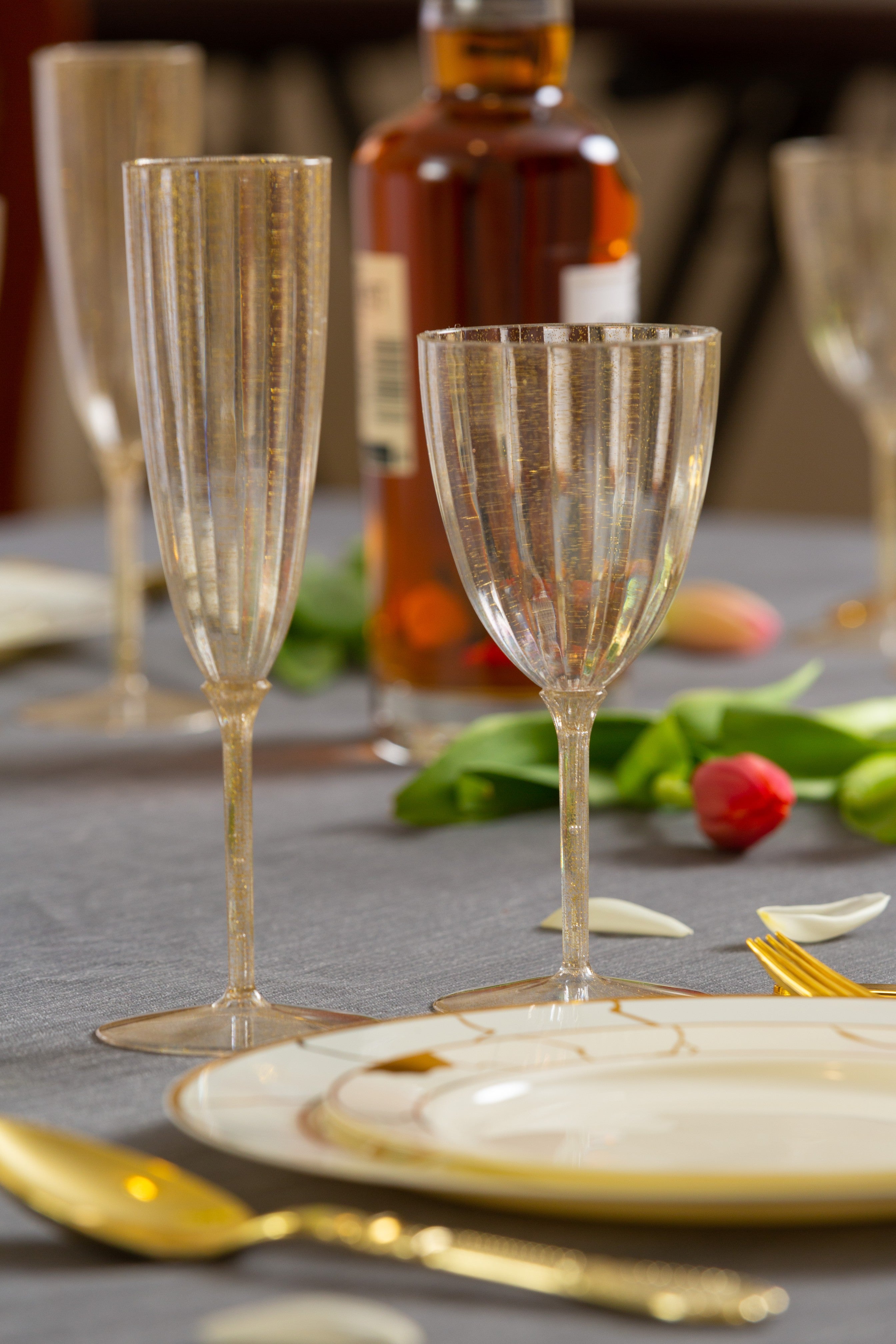 7 Oz Gold Glitter Plastic Disposable Wine Goblet - 8 Pack for Parties, Weddings, and Celebrations - Elegant Disposable Cups for Champagne, Cocktails, and Beverages