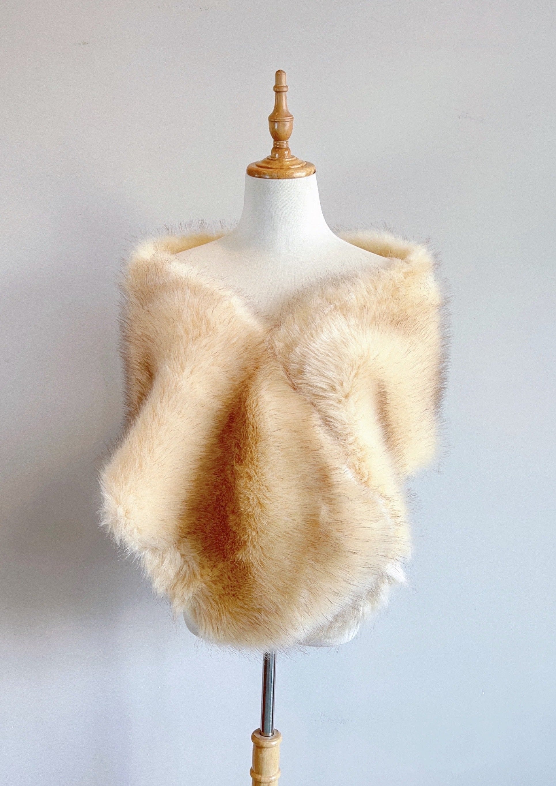 Luxury Champagne Fur Shawl Wrap - Soft & Elegant Women's Winter Fashion Accessory for Parties, Weddings & Evening Events