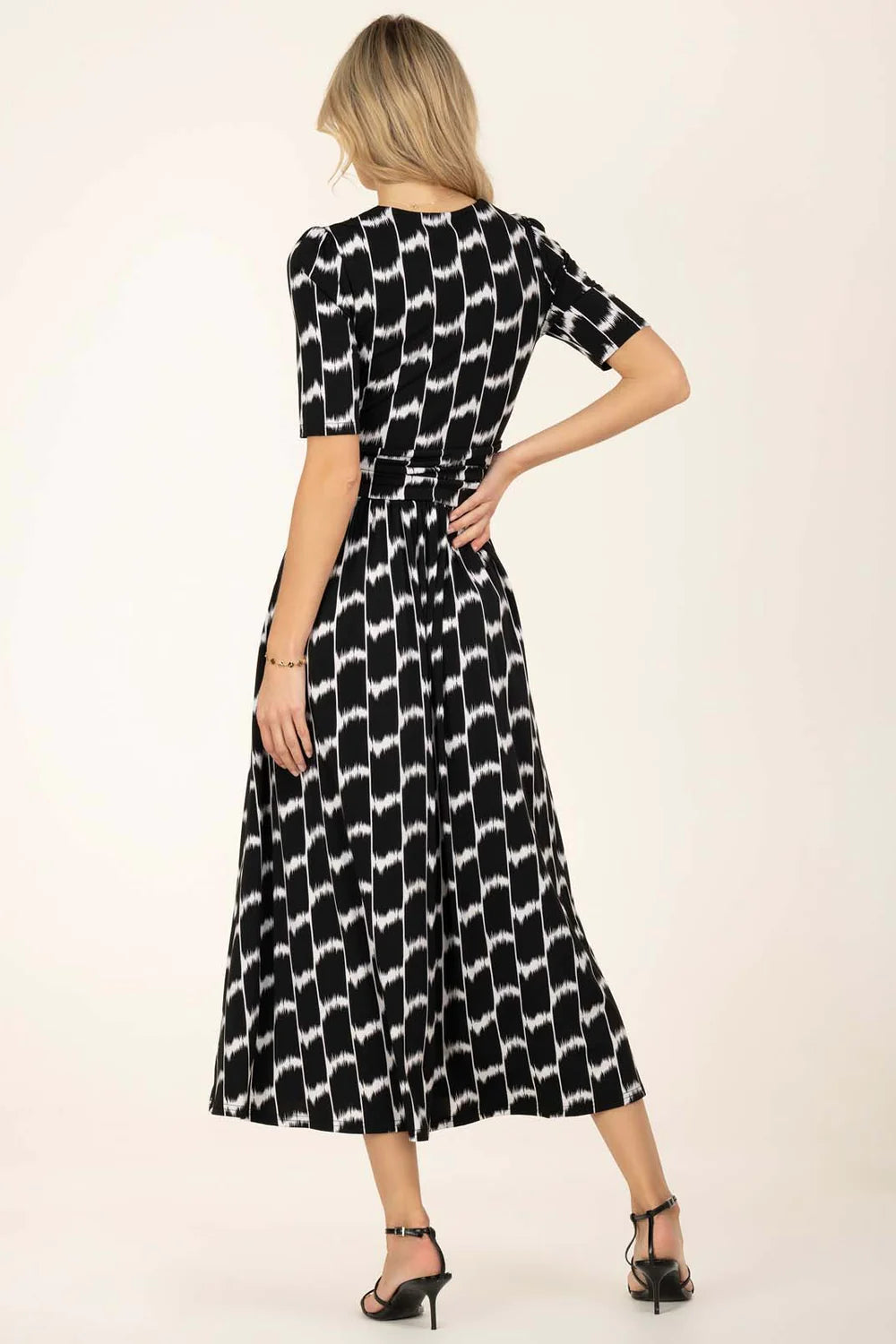 AKAYLA Jersey Maxi Dress - Black Geometric Print | Flowy Long Summer Dress for Women | Perfect for Beach, Vacation & Casual Outings