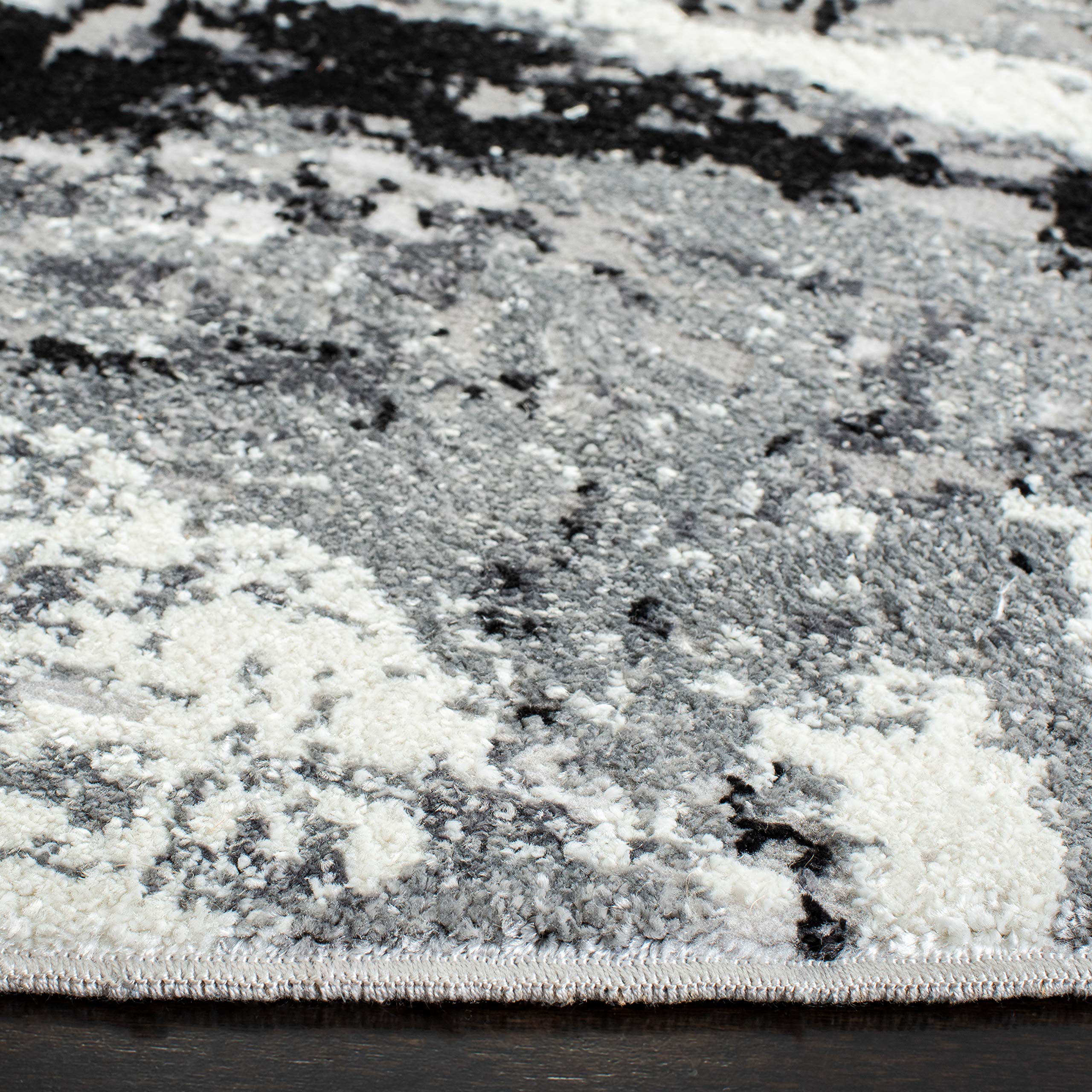 SAFAVIEH Lilypond Collection 6'7
