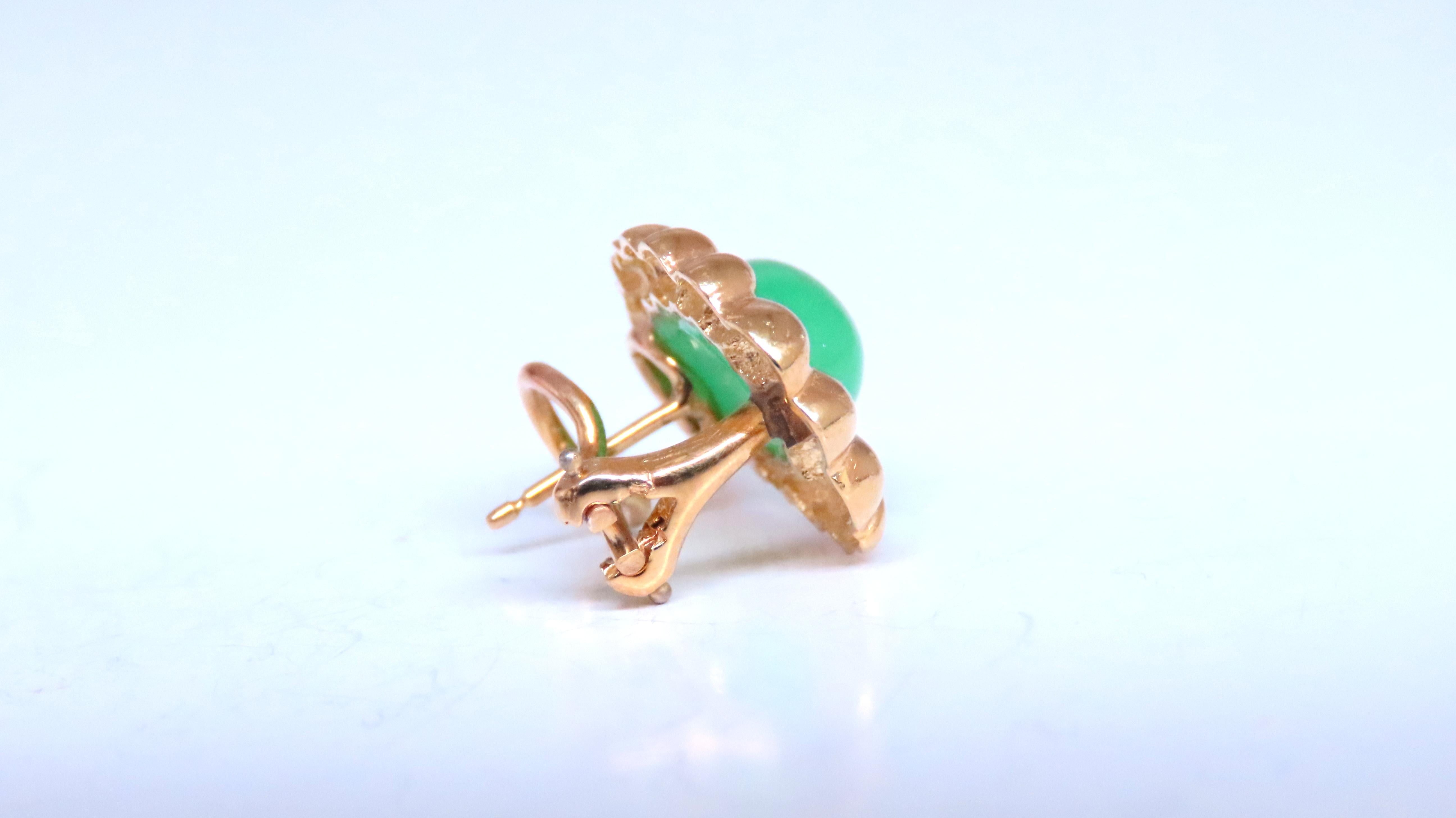 Pear Shape Jadeite Fern 3D Clip Earrings in 18kt Gold - Elegant Vintage Jewelry for Women, Perfect for Weddings, Parties & Special Occasions