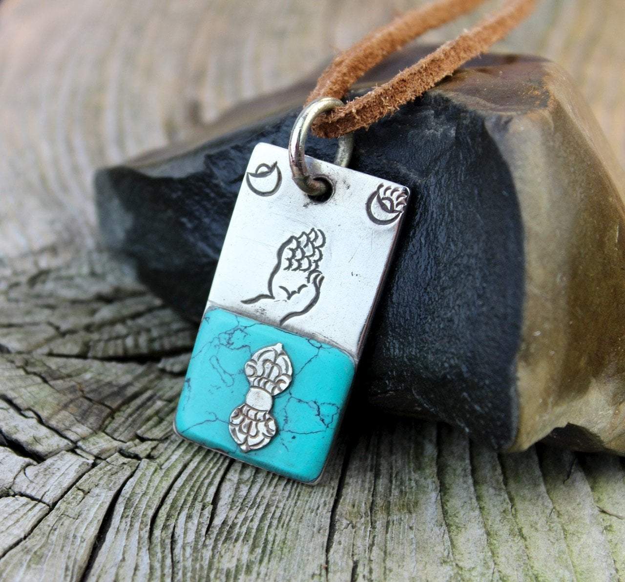 Hand of Buddha with Dorje Pendant - Tibetan Buddhist Meditation Jewelry for Protection & Spiritual Growth | Perfect for Yoga, Meditation & Mindfulness Practices