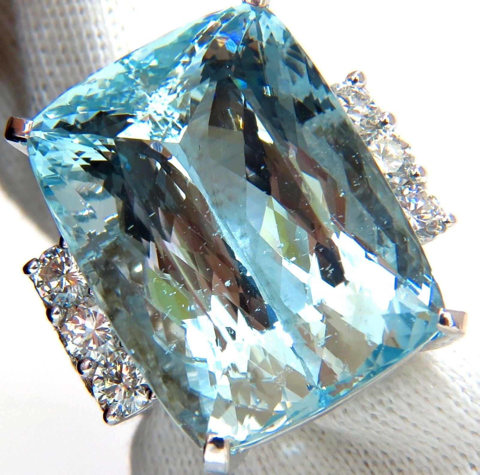 39.10ct GIA Certified Natural Cushion Cut Aquamarine Diamond Ring in 14kt White Gold - Vivid Aqua Blue Gemstone for Engagement, Wedding & Special Occasions
