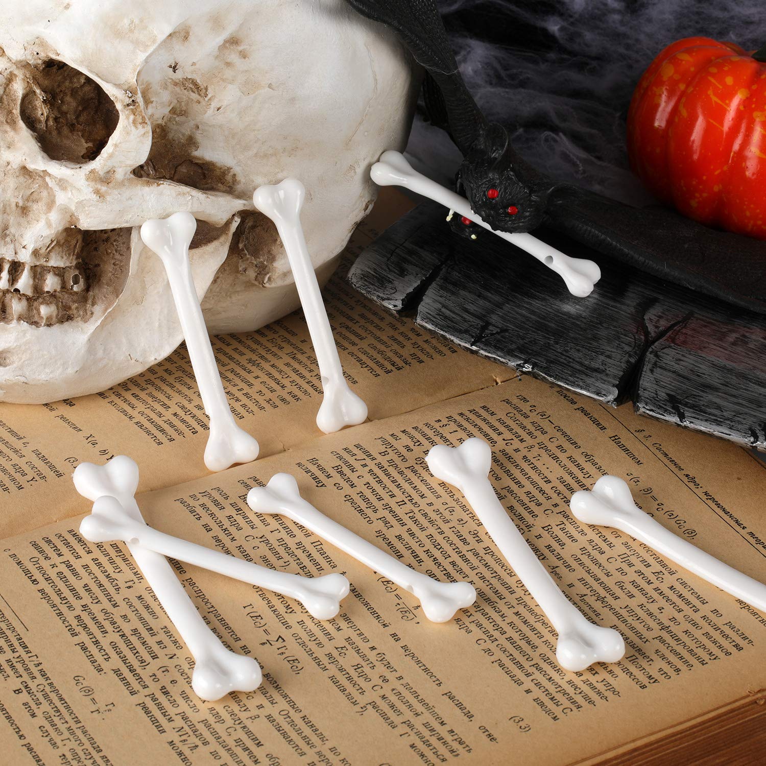 36 Pieces Plastic Toy Bones Bulk - White Fake Bones Mini Skeleton Decor for Caveman Costume & Halloween Party Supplies | Dinosaur Dig, Science Classroom, Pirate Treasure Hunt Props