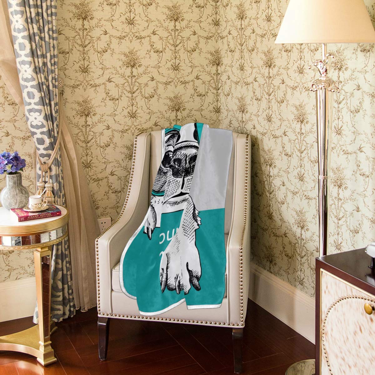 Luxury Bulldog Throw Blanket - Super Soft Microfiber Plush Blanket 50x60 Inches, Lightweight & Warm for Couch, Bed, Sofa - Perfect Home Decor Gift for Dog Lovers