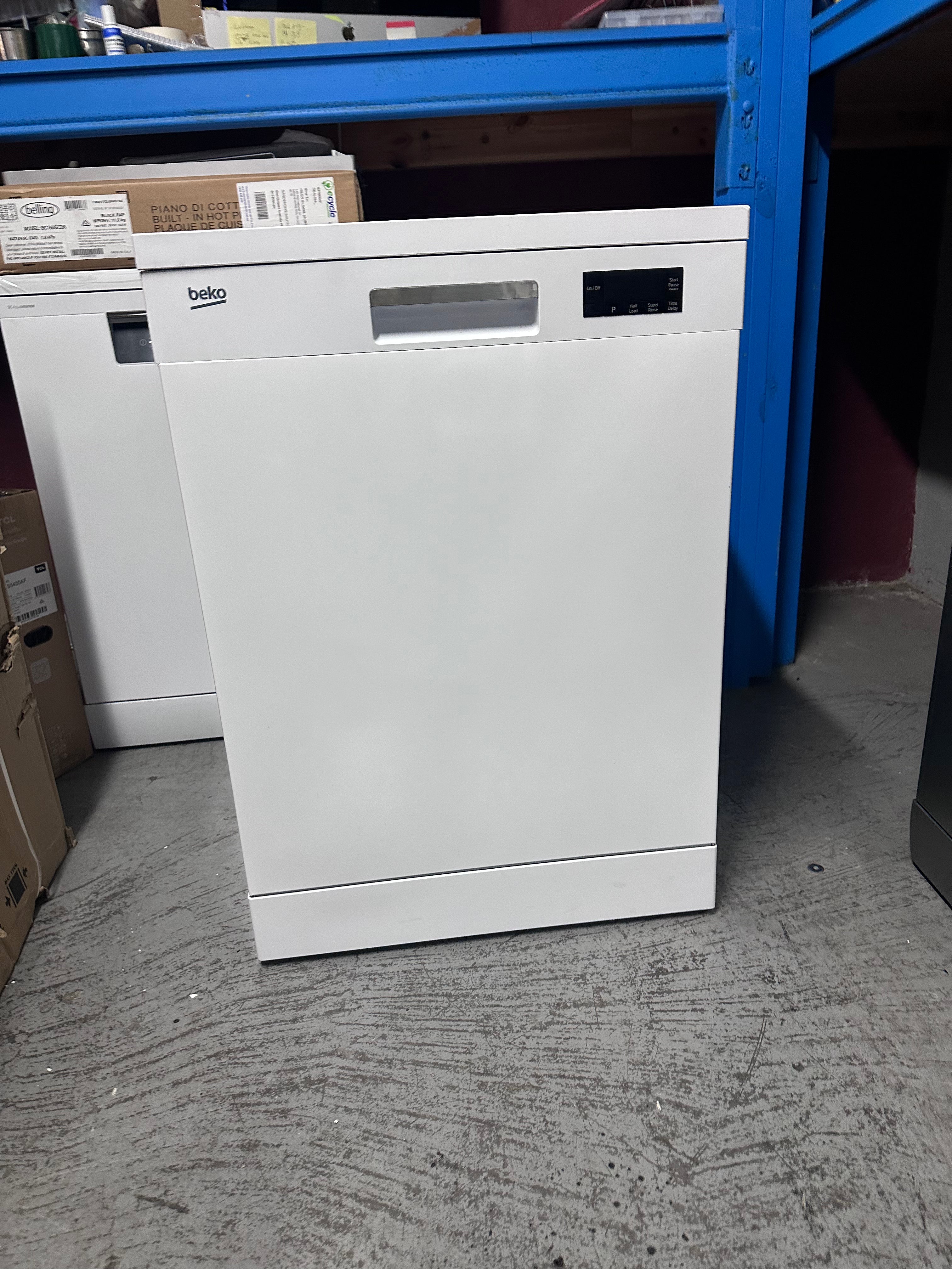 Beko BDF1410W Freestanding Dishwasher - 14 Place Settings, Energy Efficient, Factory Second with Manufacturer Warranty - Perfect for Large Families & Entertaining Guests