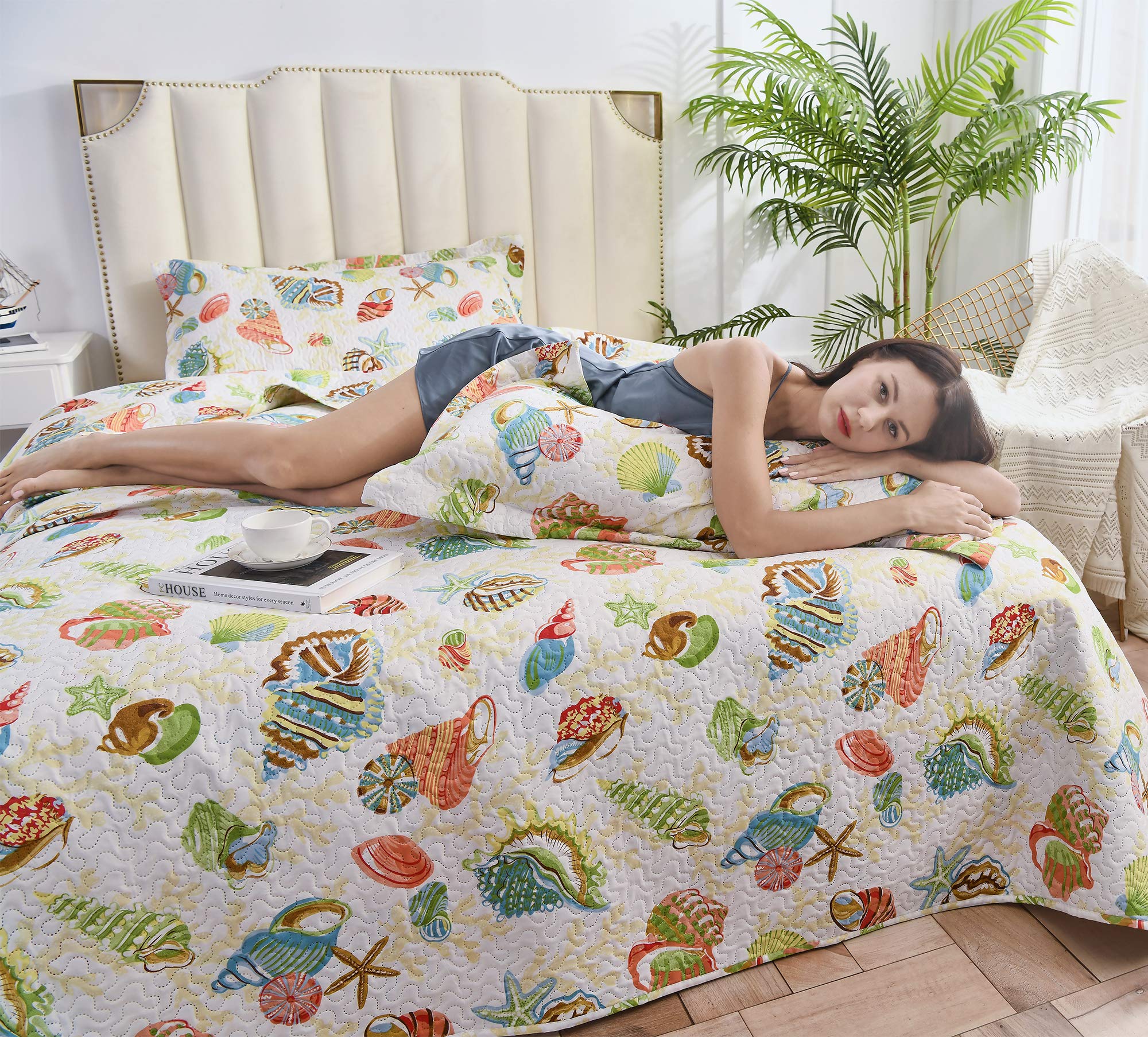 King Size Reversible Quilt Set - Coastal Ocean Beach Theme with Starfish & Conch Decor | Lightweight Summer Bedspread Coverlet for King Beds | Perfect for Beach House, Guest Room & Coastal Home Decor
