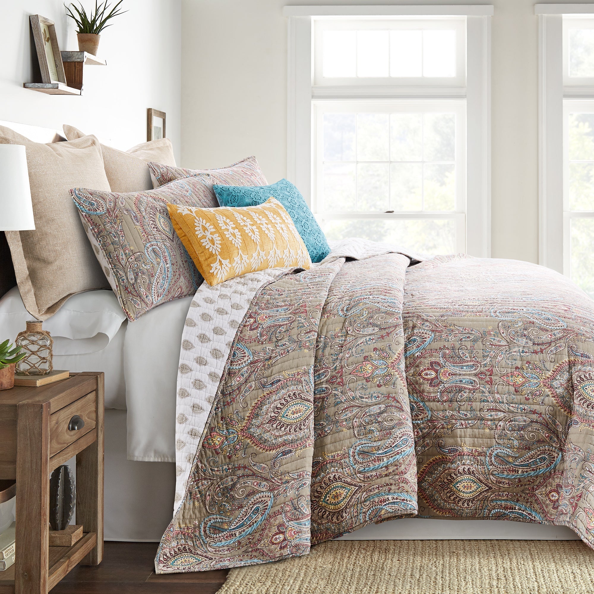 Presidio Quilt Set - Queen Size Bedding, Soft Microfiber Comforter with Matching Pillow Shams, Lightweight & Breathable for All Seasons - Perfect for Master Bedroom, Guest Room, or Cozy Home Decor