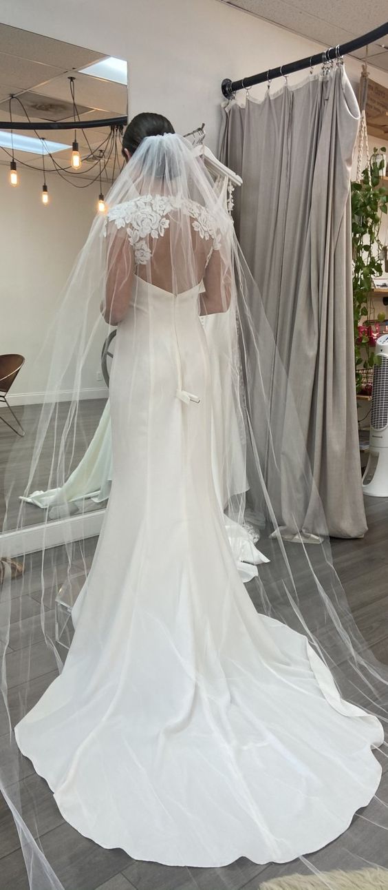 Amsale Amanda Wedding Gown - Elegant Lace Bridal Dress for Bride, Perfect for Church Ceremony & Reception