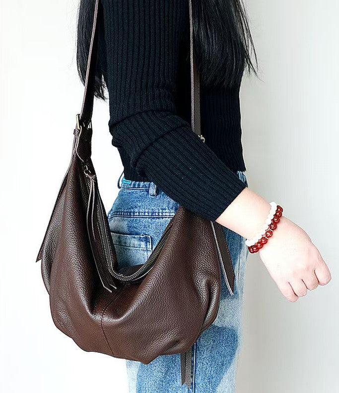 Stylish Curved Shoulder Bag for Women - Fashionable Everyday Crossbody Purse - Perfect for Work, Travel & Shopping