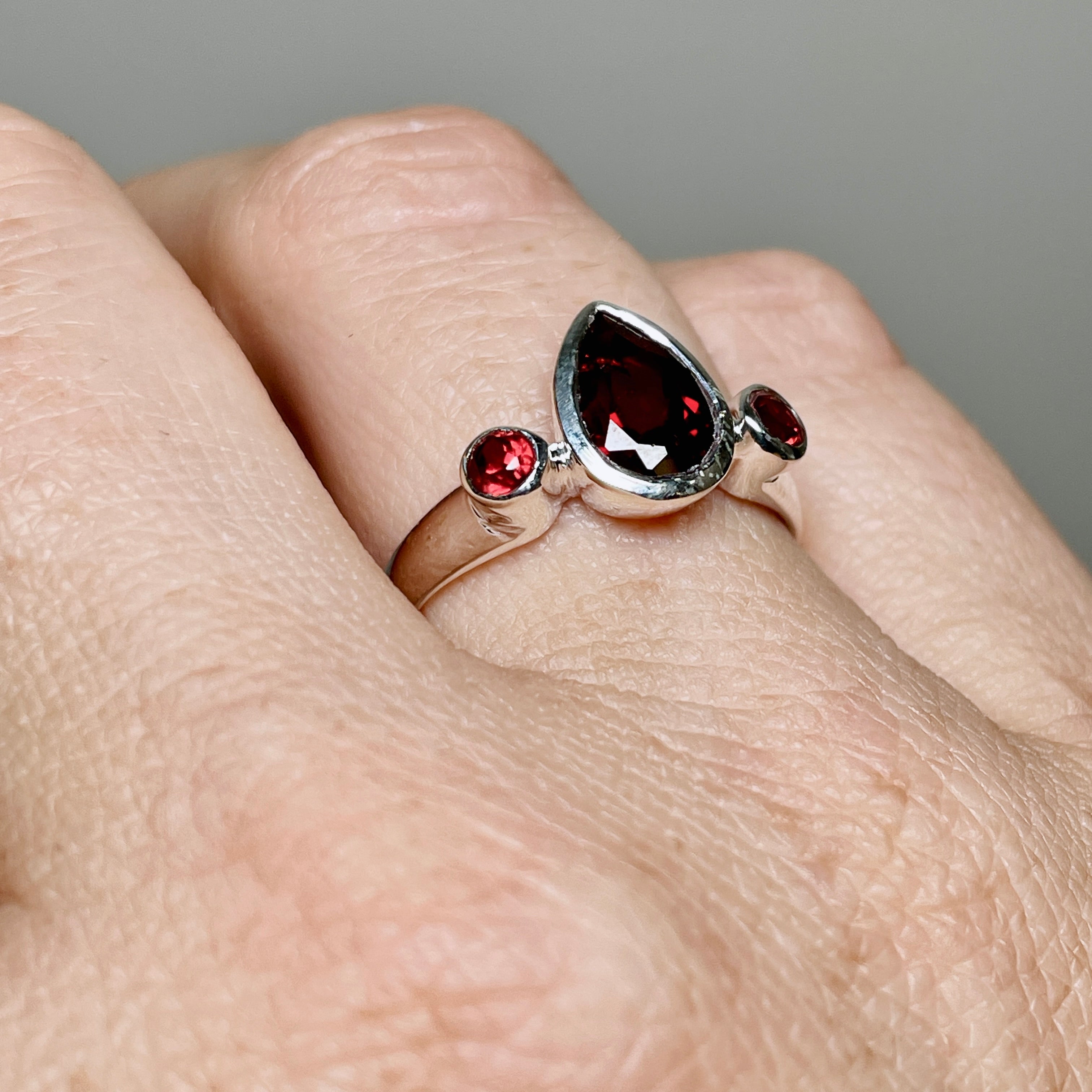 Garnet Faceted Gemstone Teardrop Ring with Accent Stones R3668 - Elegant Jewelry for Women, Perfect for Weddings, Parties & Special Occasions