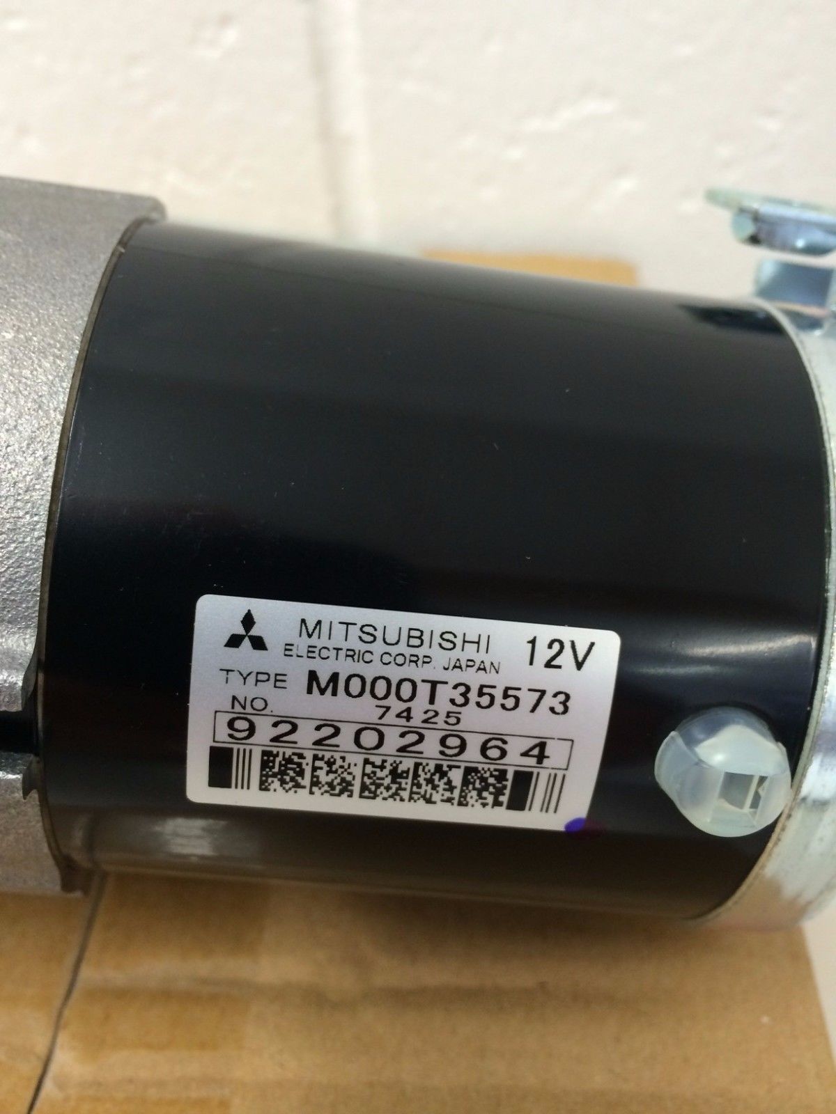 Holden Commodore Starter Motor VE WM Compatible with All V8 Engines 2006-2009 - OEM Part Number 92202964 - Perfect for Engine Repairs & Auto Restoration Projects