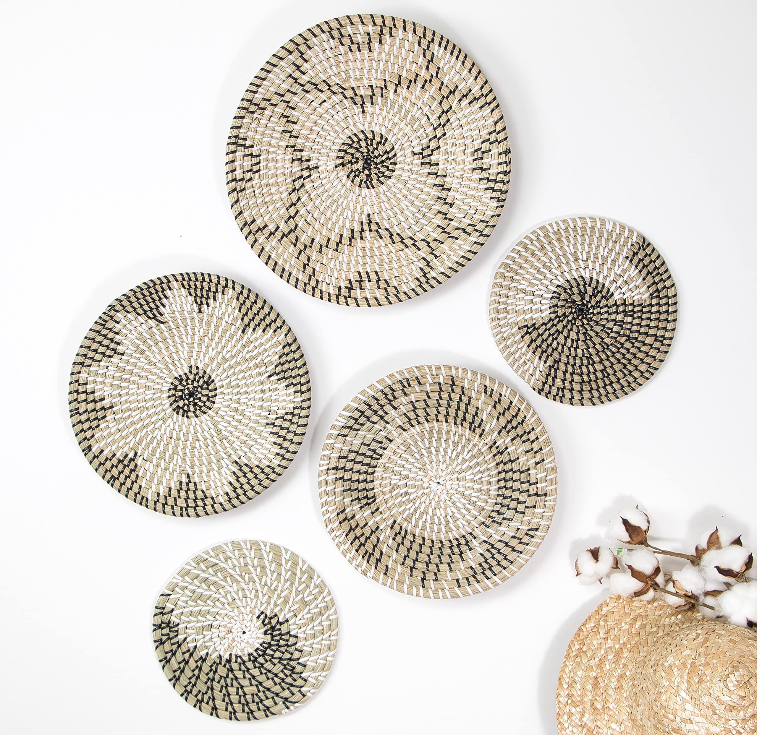 Boho Woven Wall Baskets Set of 5 - Seagrass Wall Décor Hanging Baskets for Living Room, Bedroom & Boho Home Decor
