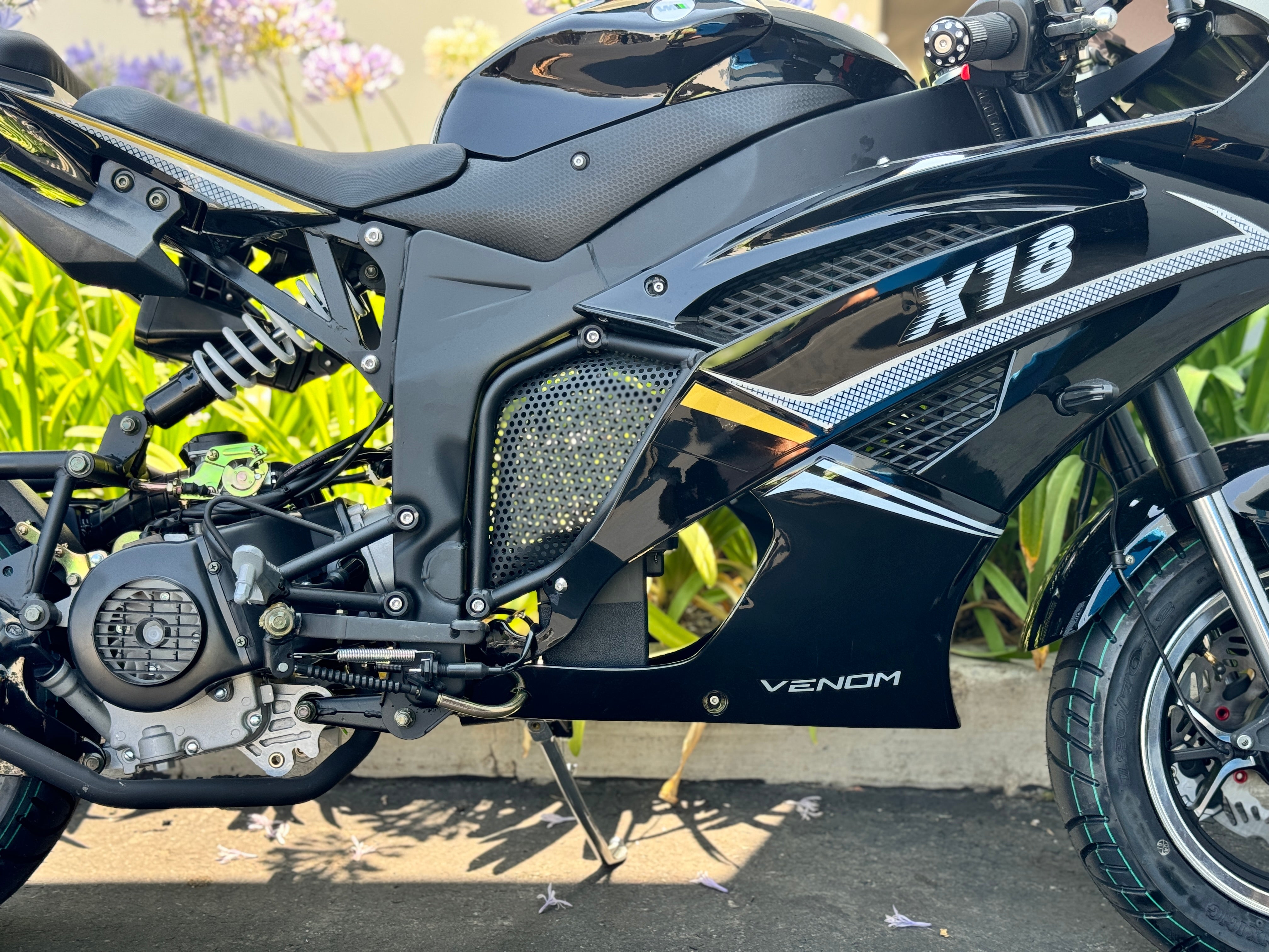 Venom X18 50cc Automatic Motorcycle - Gas Powered Scooter for Adults & Teens - Perfect for Commuting, Campus & Urban Riding