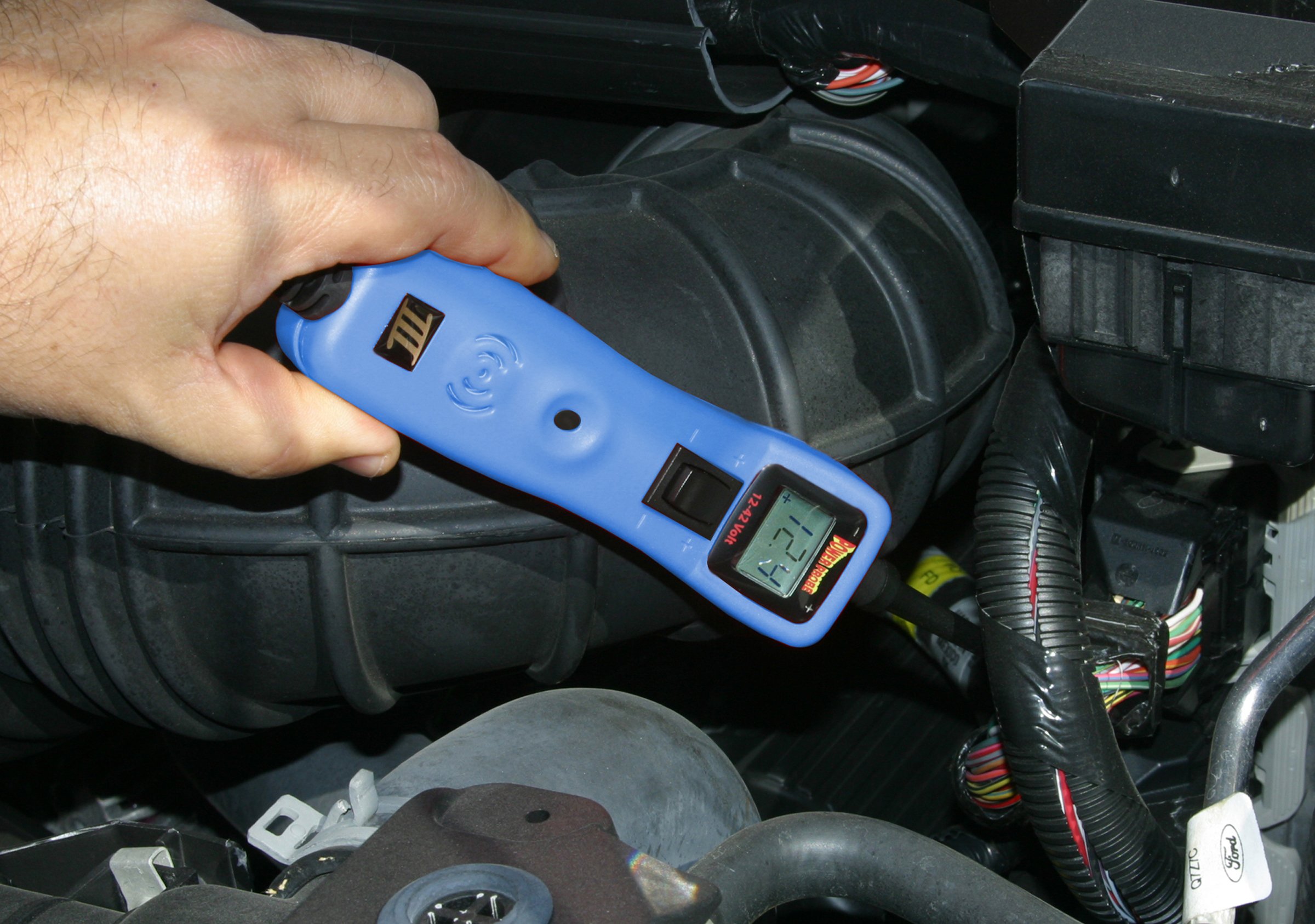 Power Probe III Automotive Diagnostic Tool with Case & Accessories - Blue (PP319FTCBLU) | Digital Volt Meter, AC/DC Current Resistance Tester | Perfect for Car Electrical System Testing & Circuit Troubleshooting