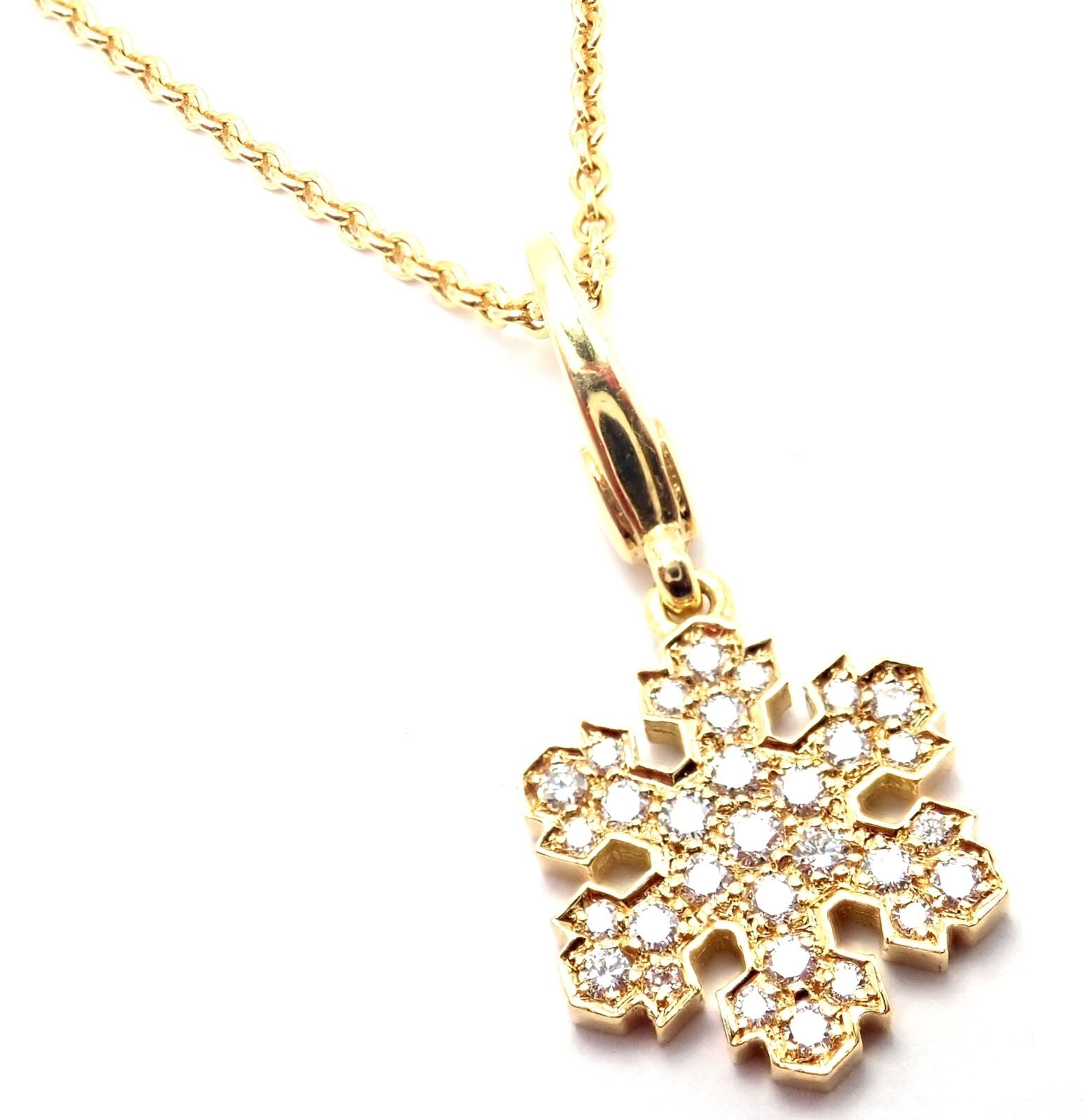 Bulgari Bvlgari Fiocco De Neve Snowflake 18k Gold Diamond Pendant Necklace - Luxury Italian Jewelry for Women, Perfect for Christmas Gifts & Special Occasions