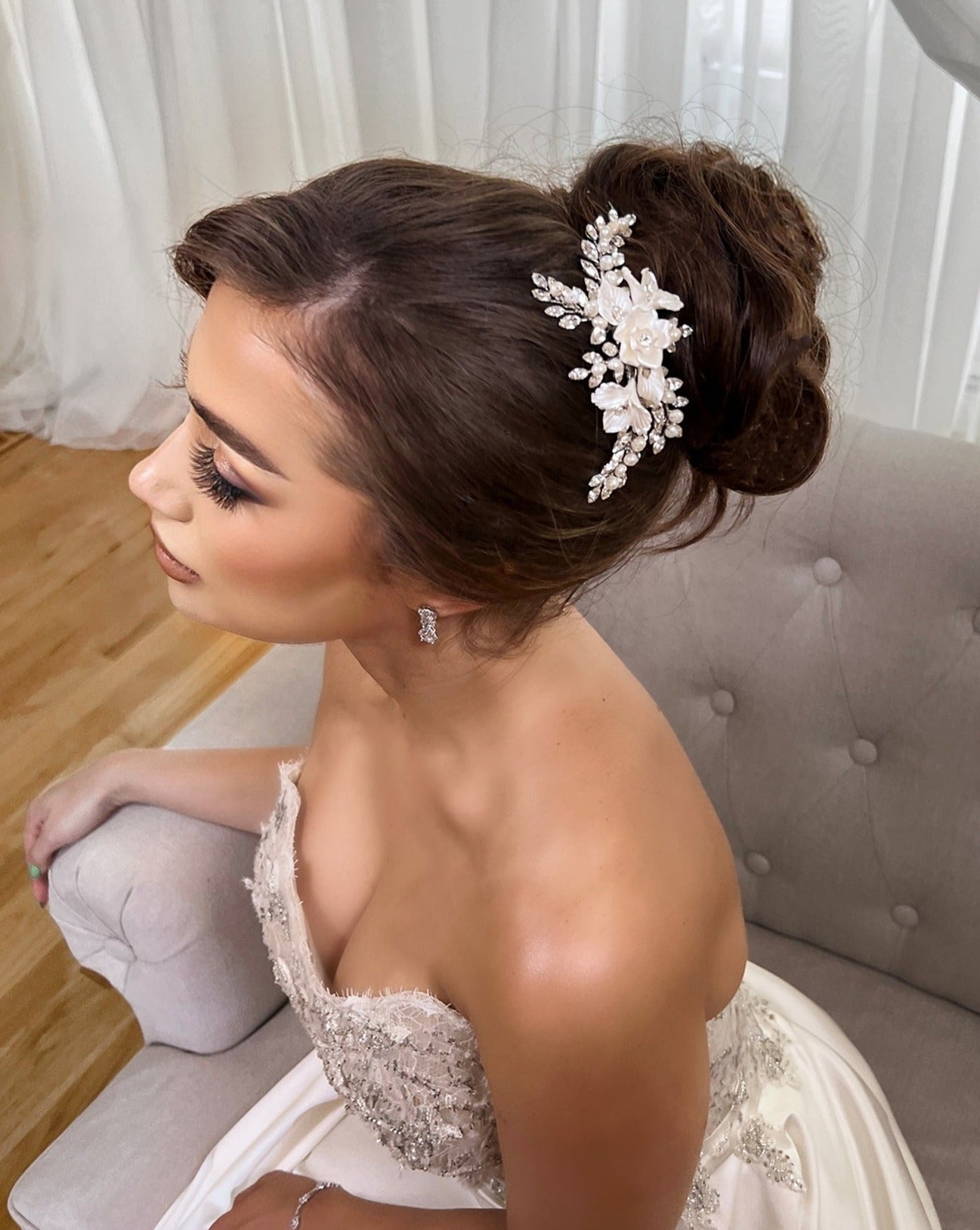 Elegant Blossom Hair Comb No. 242733 - Perfect for Weddings, Prom & Special Occasions