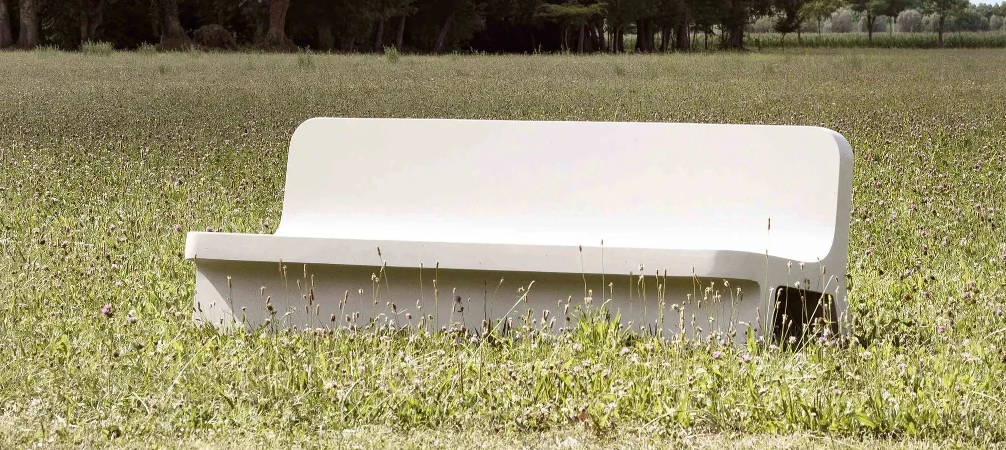 CIMENTO® Torcello Bench - Modern Outdoor Garden Bench for Patio, Backyard, and Lawn - Durable Weather-Resistant Design for Relaxing and Entertaining
