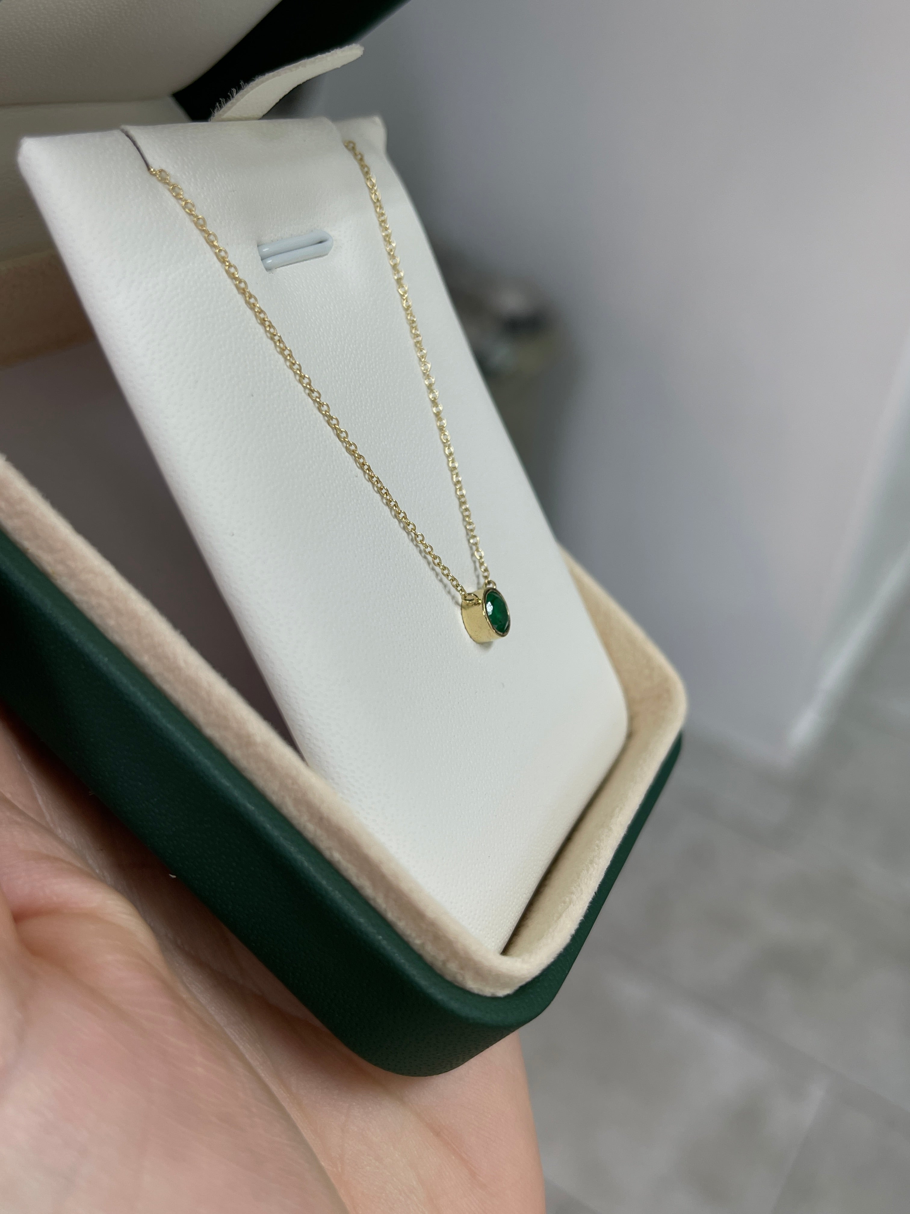 0.42ct 18K Gold AAA Quality Rich Green Round Cut Emerald Pendant Necklace for Women - Perfect for Weddings, Anniversaries & Special Occasions