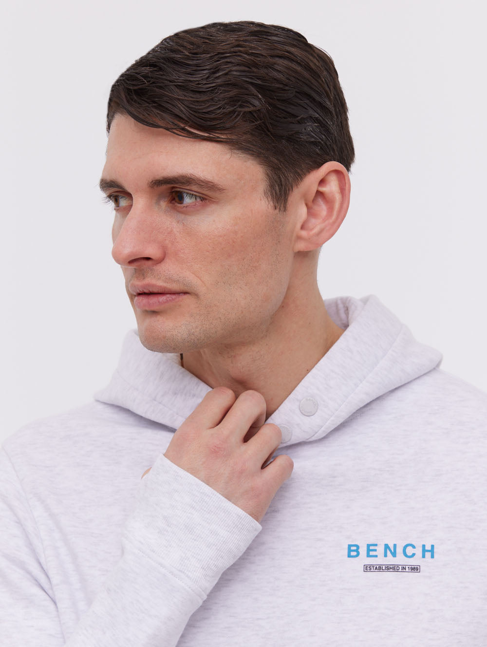 Manti Graphic Hoodie for Men & Women - Trendy Pullover Sweatshirt with Cool Back Print | Perfect for Casual Wear, Street Style & Outdoor Activities