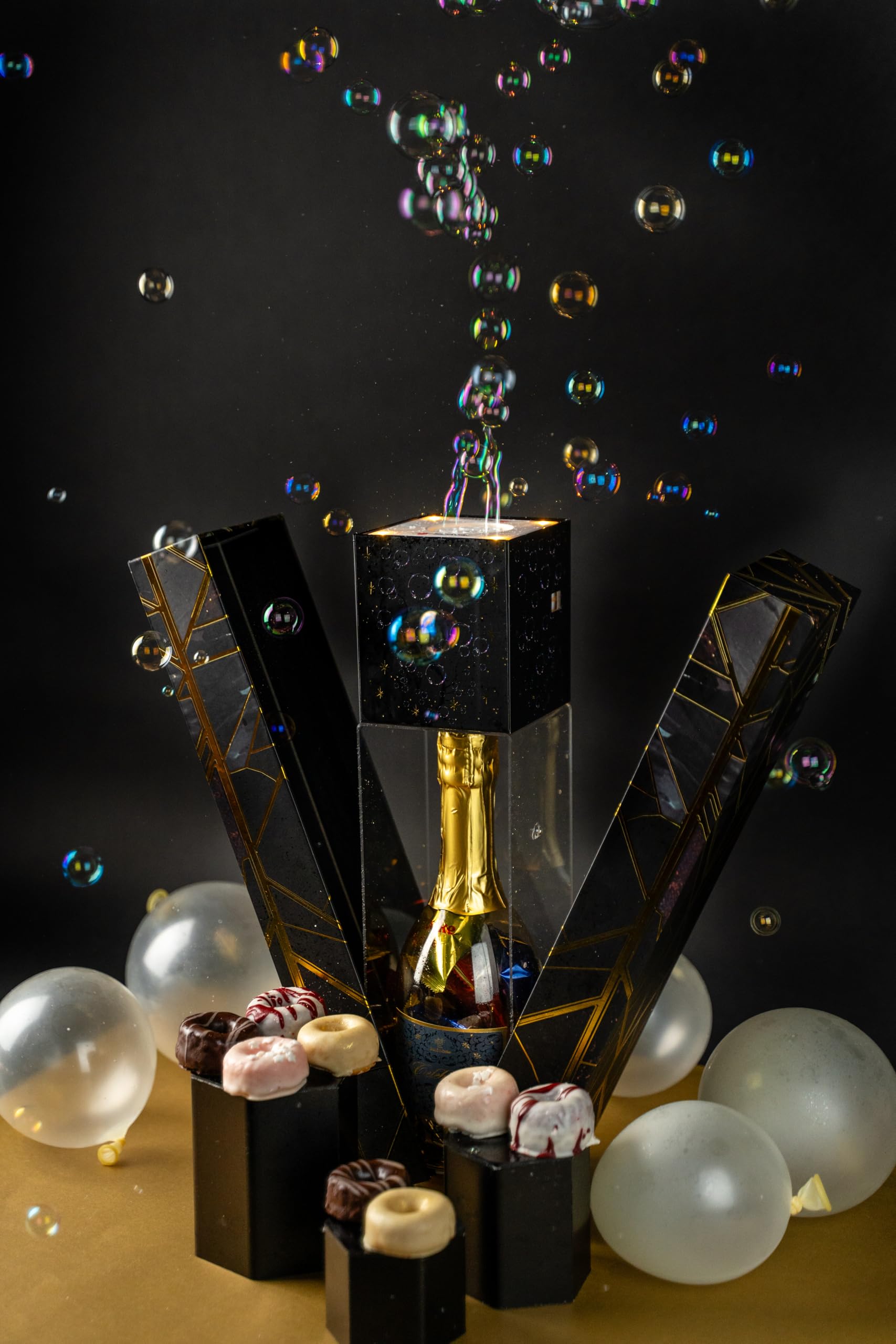 **Premium SendaCake Luxe Bubble Surprise Gift Box – 8 Individually Wrapped Mini Cake Donuts, No Assembly Required – Unique Unboxing Experience for Women, Men, Kids – Perfect for Birthdays, Anniversaries & Special Occasions – Ideal Gift for Family, Friends & Loved Ones**    *(Use Case: Surprise your loved ones with this elegant and fun gift box, perfect for birthdays, holidays, or just to show appreciation. Great for office parties, thank-you gifts, or festive celebrations!)*