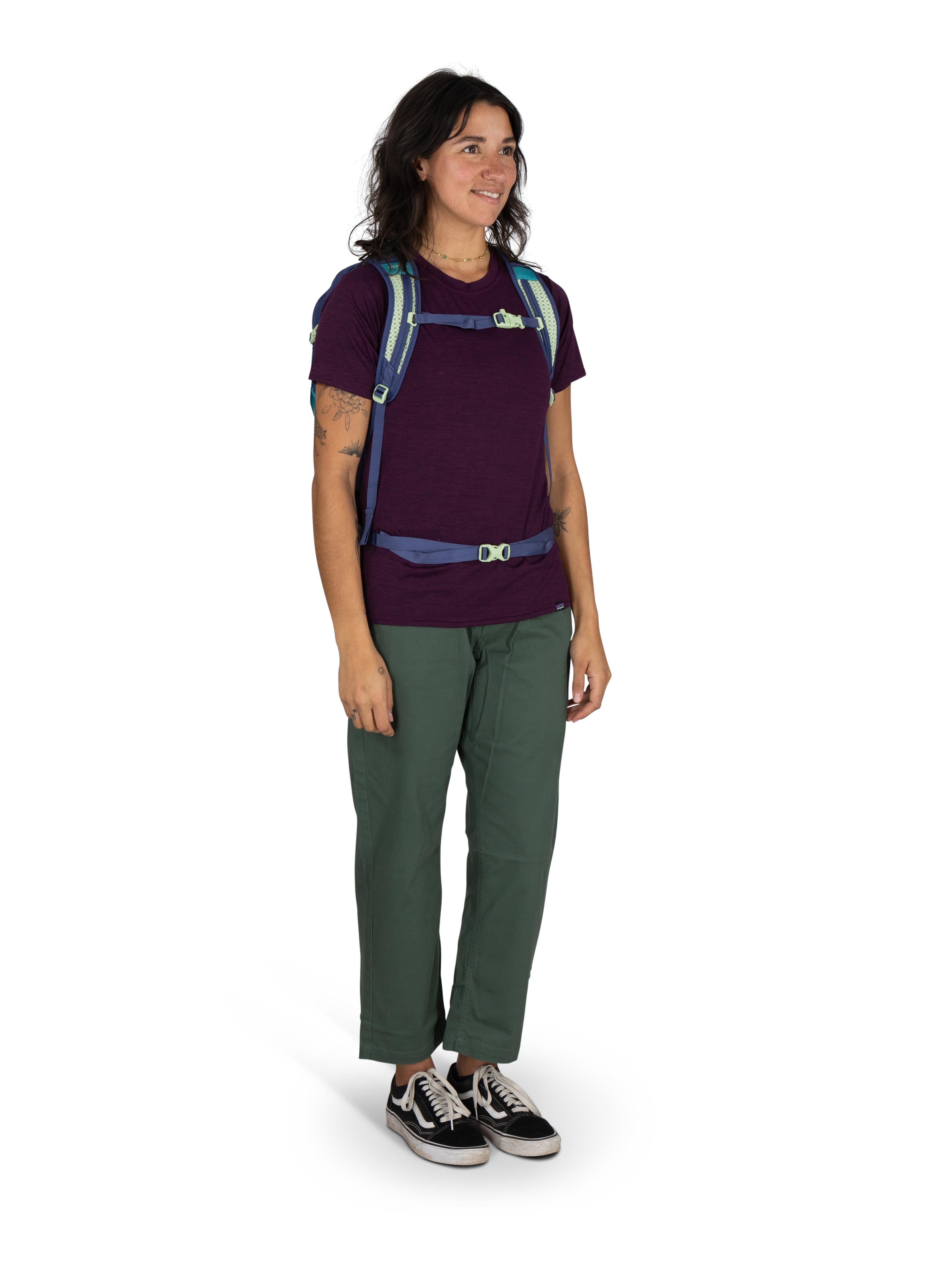 Osprey Daylite Plus Everyday Backpack - Lightweight Hiking Daypack for Men & Women - Perfect for Travel, Commuting & Outdoor Adventures