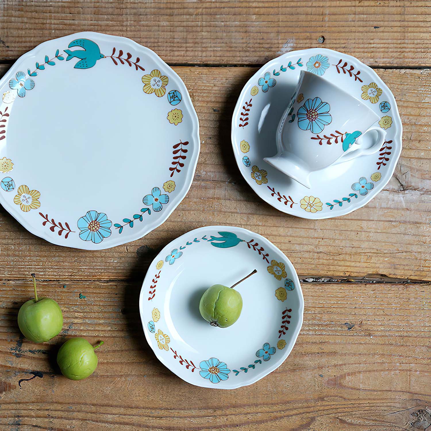 Harekutani Porcelain Flower Bird Tea Cup and Saucer Set - Hand-Painted Japanese Tea Set for Afternoon Tea, Home Decor, and Gift Giving