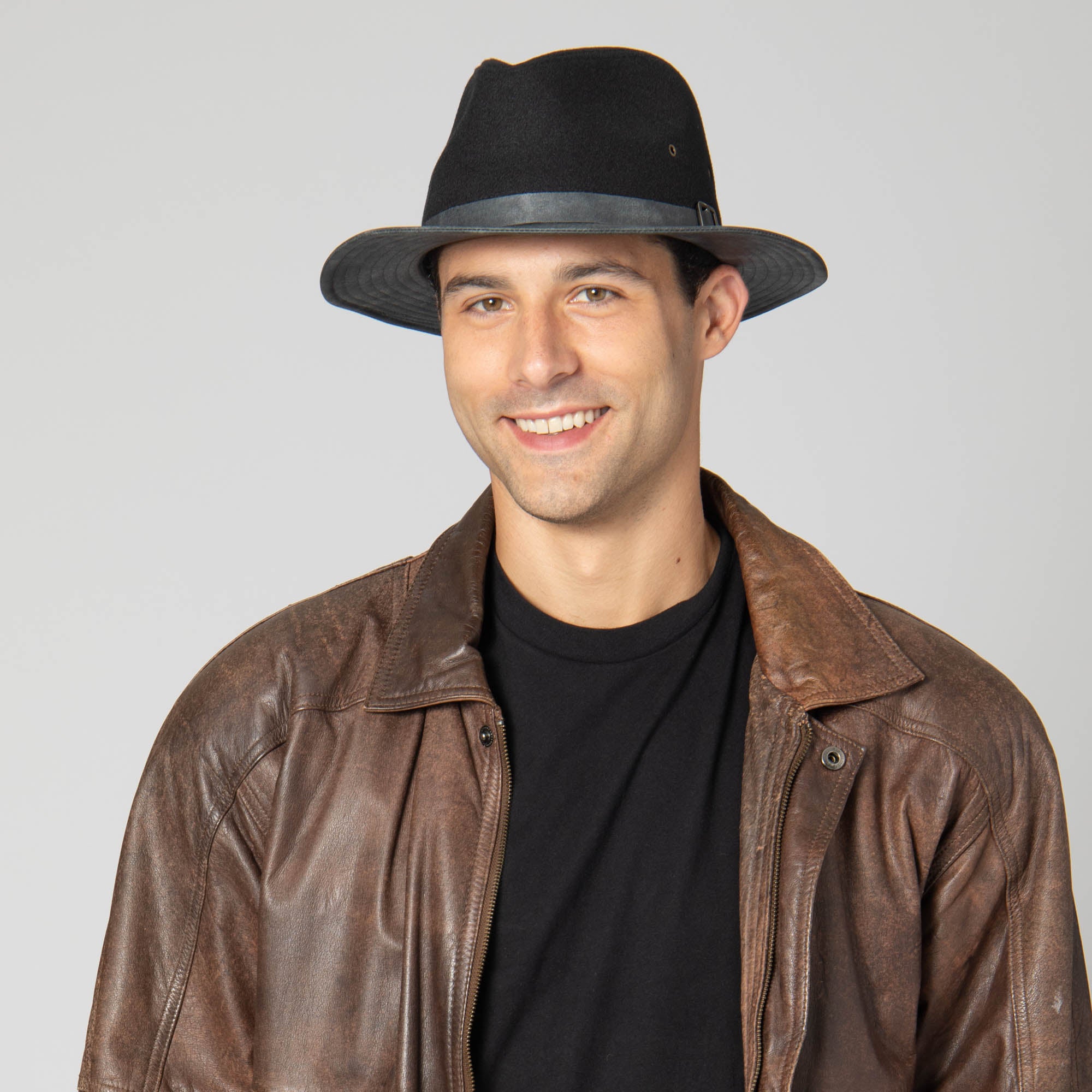 Stylish Men's Faux Felt Fedora Hat with Matching Faux Leather Band - Perfect for Casual Outfits, Weddings & Outdoor Events