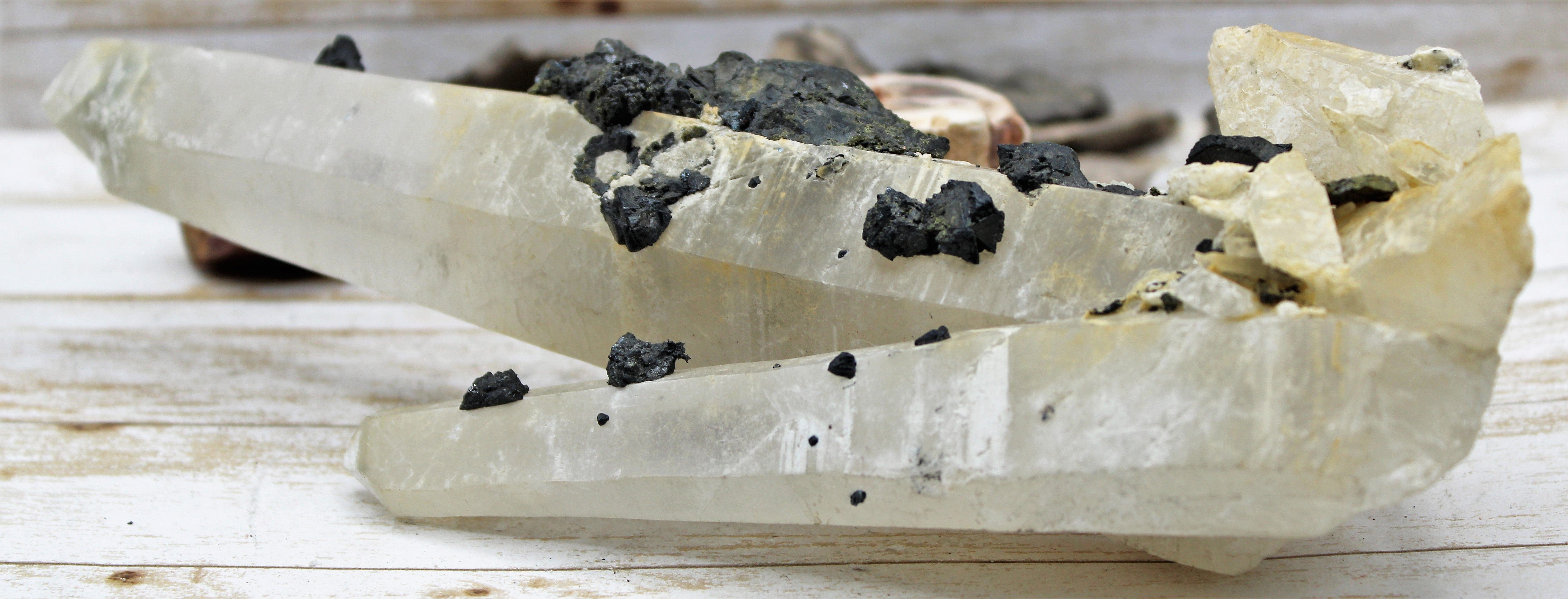 Natural Dalmatian Quartz Crystal Specimen - Healing Stone for Home Decor, Meditation & Energy Work - Perfect for Collectors & Spiritual Practices