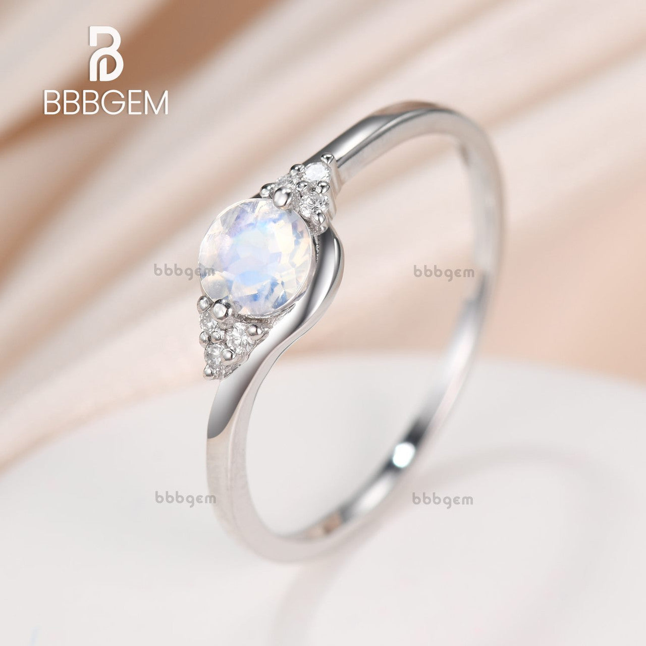 14K/18K Gold Art Deco Moonstone Engagement Ring - Round Cut Vintage Style for Women - Perfect for Weddings, Proposals & Anniversary Gifts