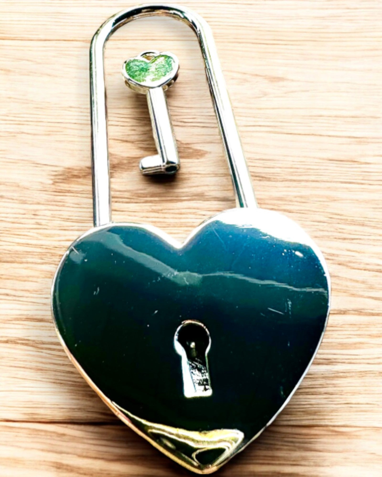 Engravable Magic Love Padlocks - 5 Colors for Couples, Anniversaries & Romantic Gifts - Perfect for Bridges, Parks & Memory Keepsakes
