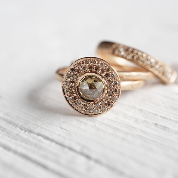 Exquisite Edged Halo Solitaire Diamond Engagement Ring in 14K Gold - Perfect for Proposals, Anniversaries & Romantic Occasions