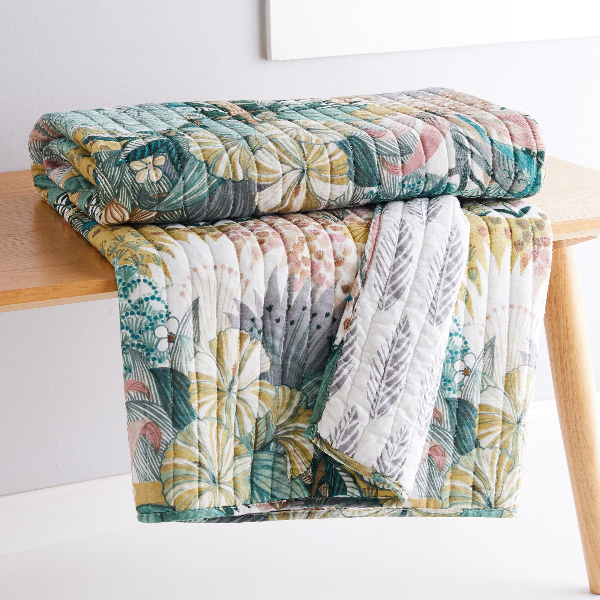 Ashika Quilted Throw Blanket - Soft & Cozy Lightweight Bedspread for Couch, Sofa, and Bed - Perfect for Winter Nights, Movie Time, and Home Decor