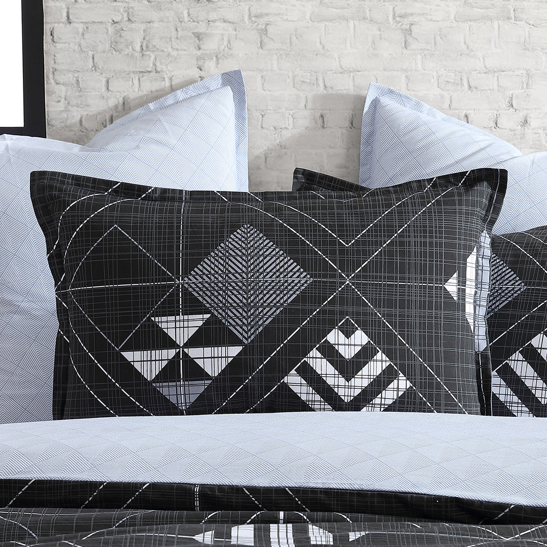 Gibson Black Quilt Cover Set - King Size Luxury Bedding by Logan & Mason for Cozy Sleep & Stylish Bedroom Decor